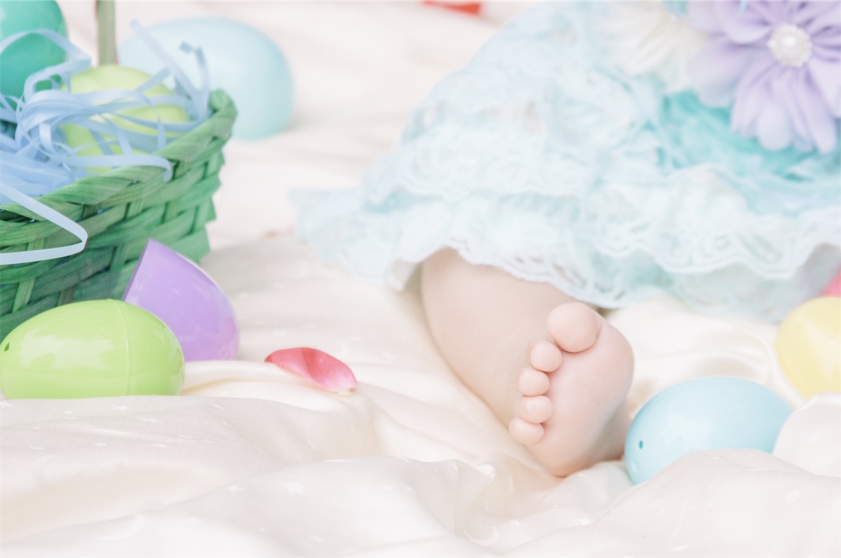 Alayna's 8 Month Photo Session - Easter Theme
