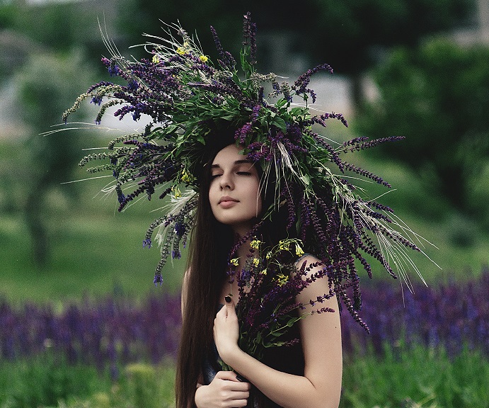 Crown Chakra_Photo by Omer Salom on Unsplash.jpg