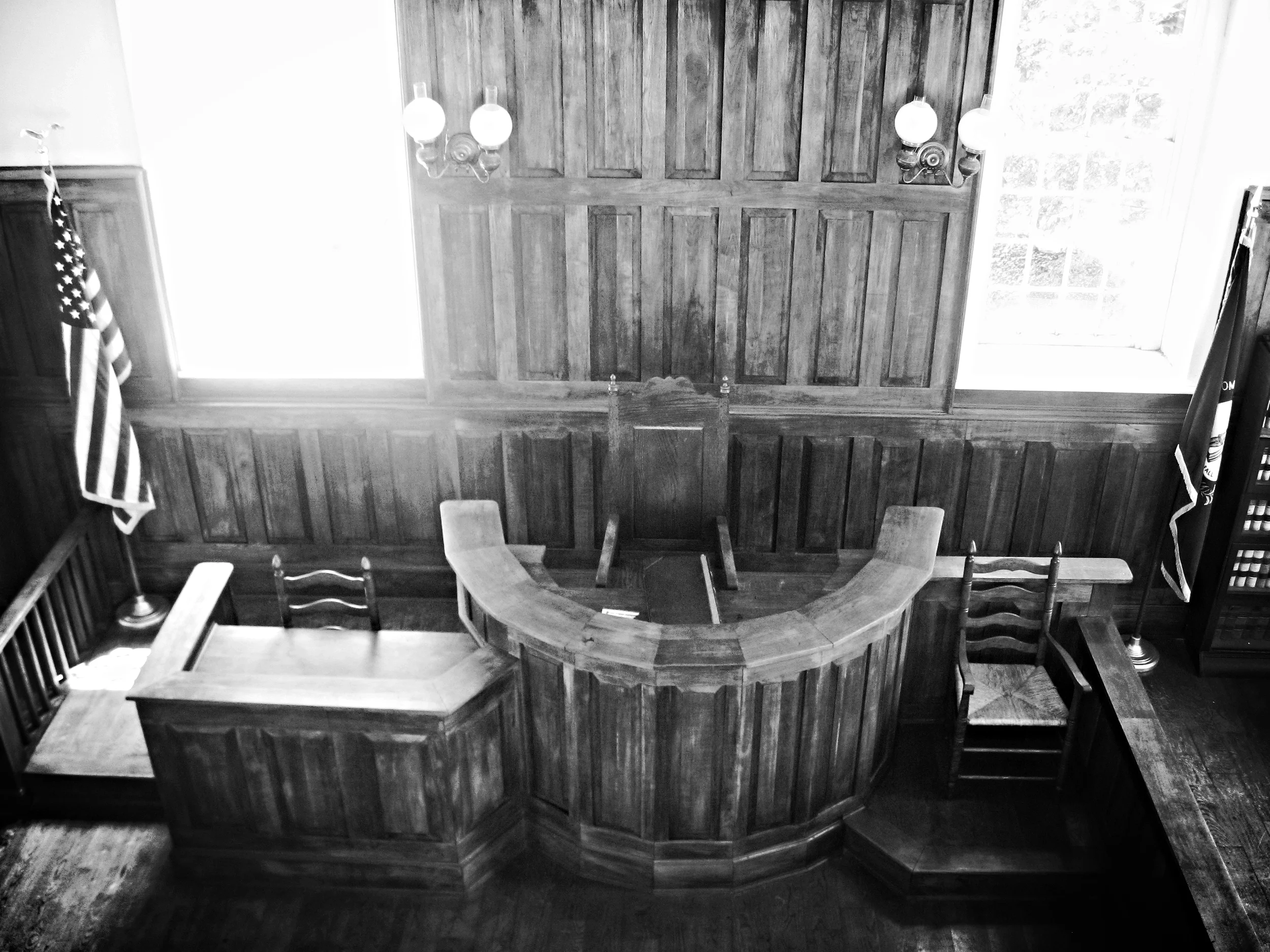 Old_Green_County_Courthouse,_bench_from_balcony.jpg