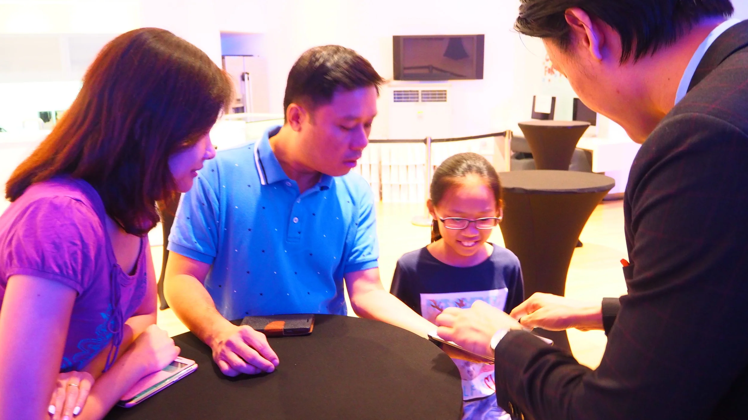 Volkswagen meets Asia's Top iPad Magician
