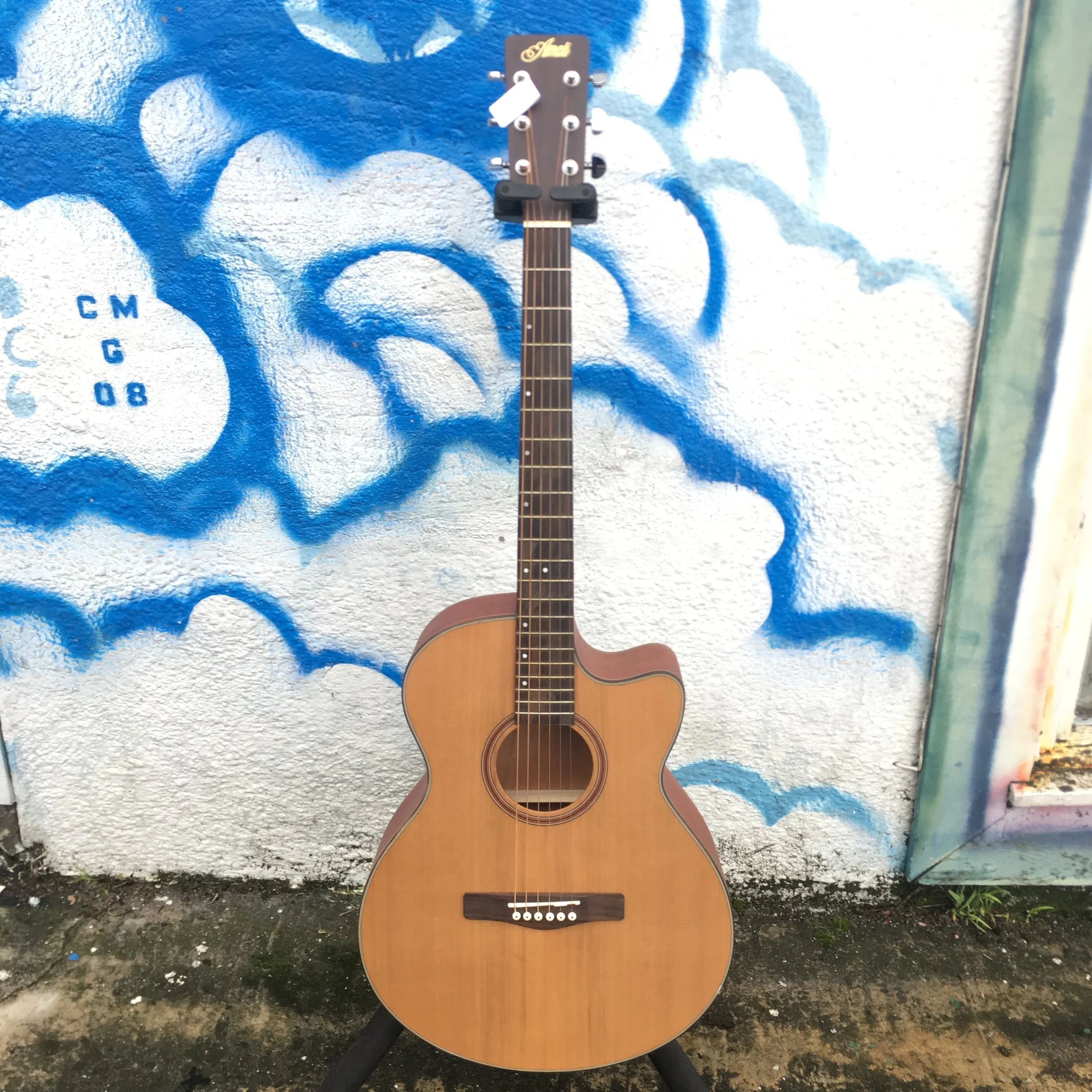 Amahi Acoustic Electric w/ cutaway
