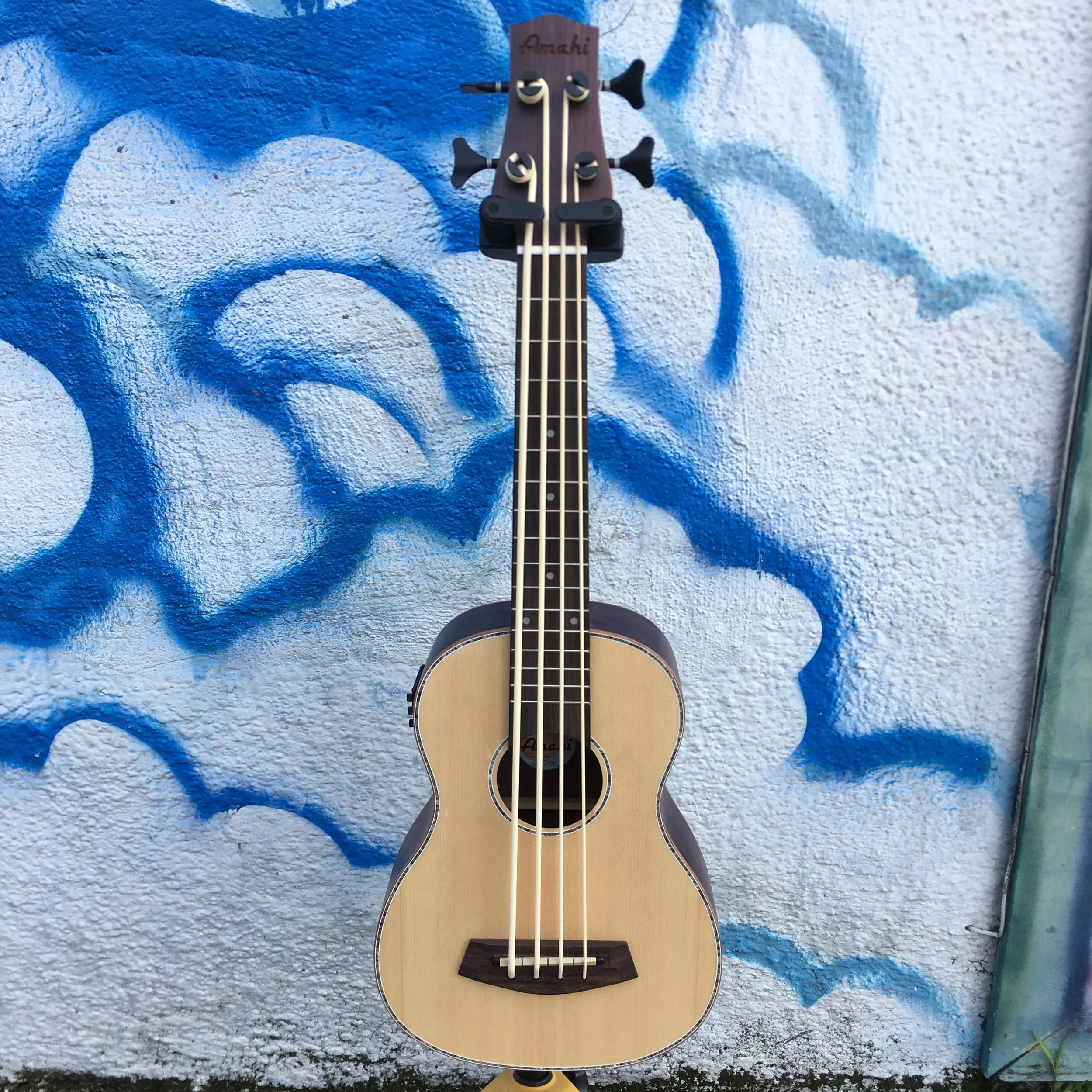 Amahi Bass Uke w/ Electronics