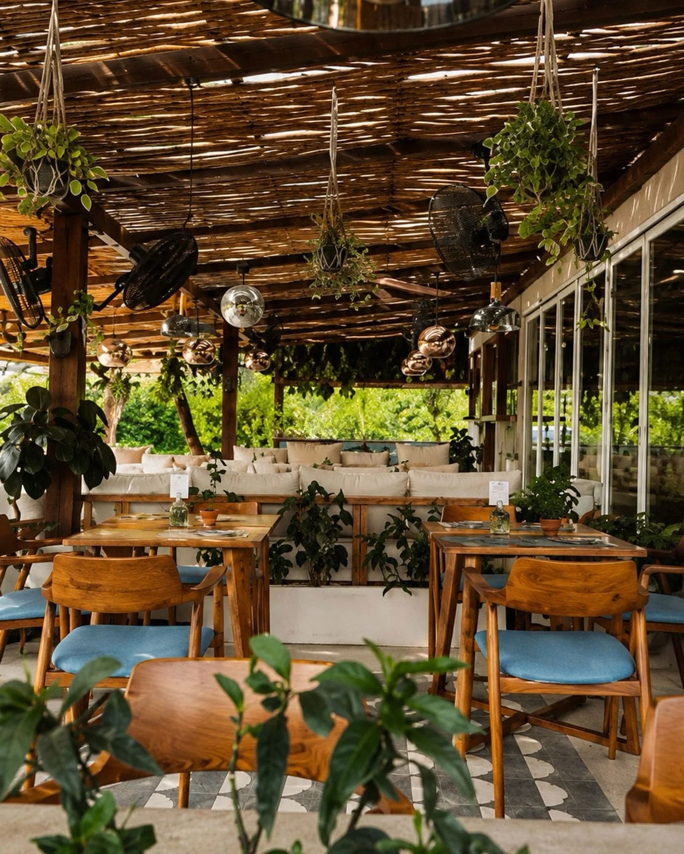 Your &lsquo;I eat really well when I travel&rsquo; era is right here. 💁🌿

Shaded terrace, hanging plants, handmade pasta made with ingredients worth actually caring about.

It&rsquo;s giving slow lunch that turns into accidentally staying for desse