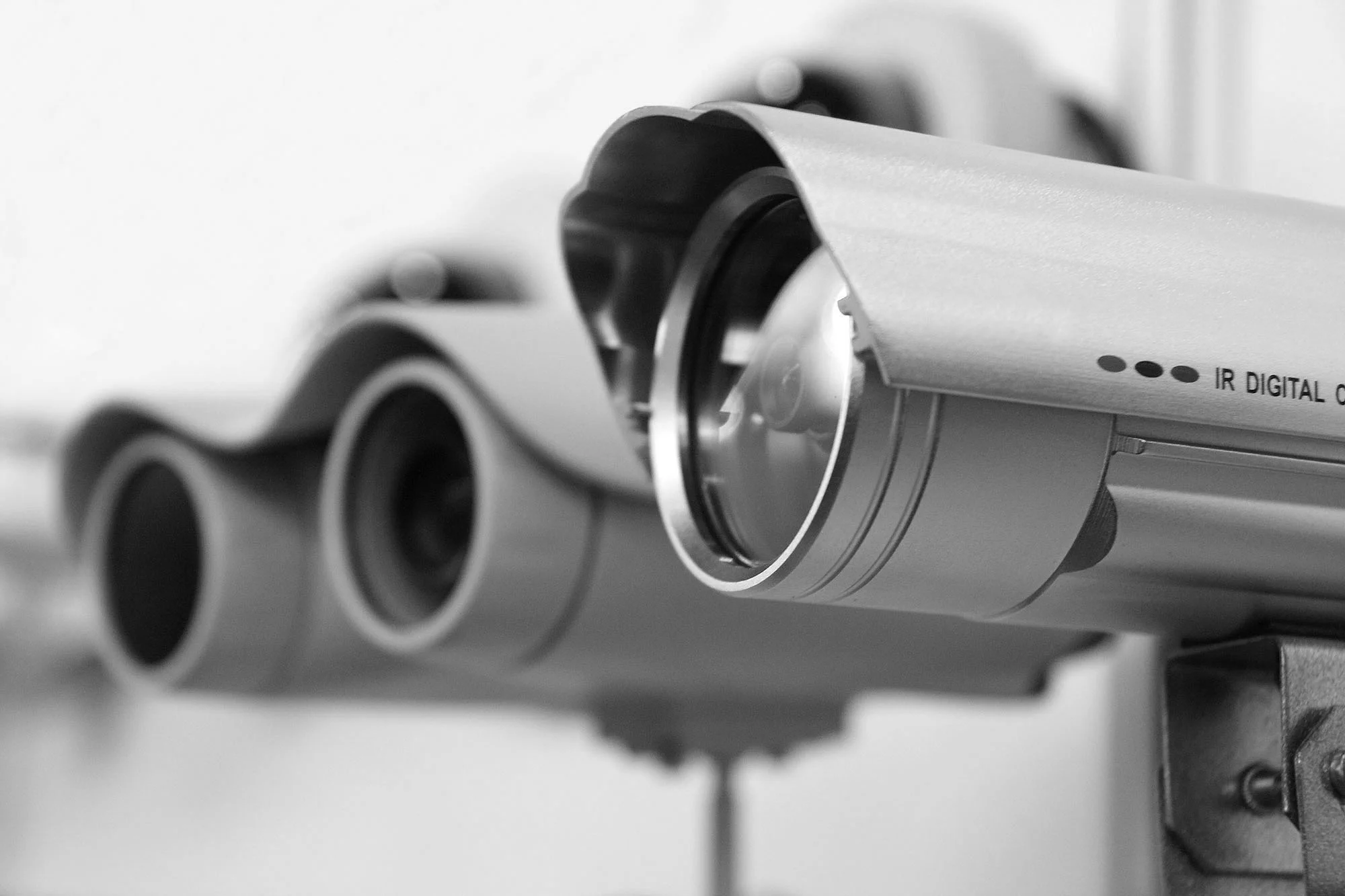 ways-to-choosing-cctv-for-your-home-black.jpg