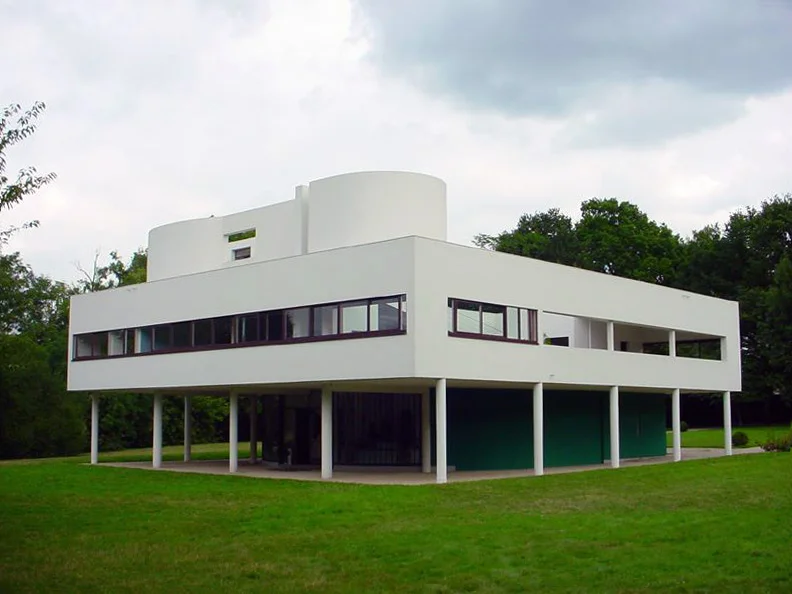 Villa Savoye in France, another famous example of this style. Image courtesy of Valueyou .