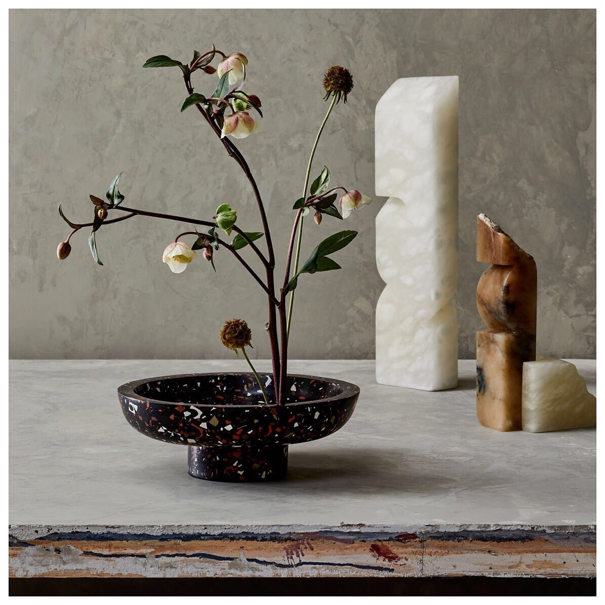 Another stunning shot from @artistsandobjects featuring my collaboration vessel with @olivia_aspinall &amp; these beautiful stone sculptures from @lotti_v_closs_studio ❤️
.
Styling @hannah_bort 
Photography @veerleevens.photography
.
.

#ornamentalgr