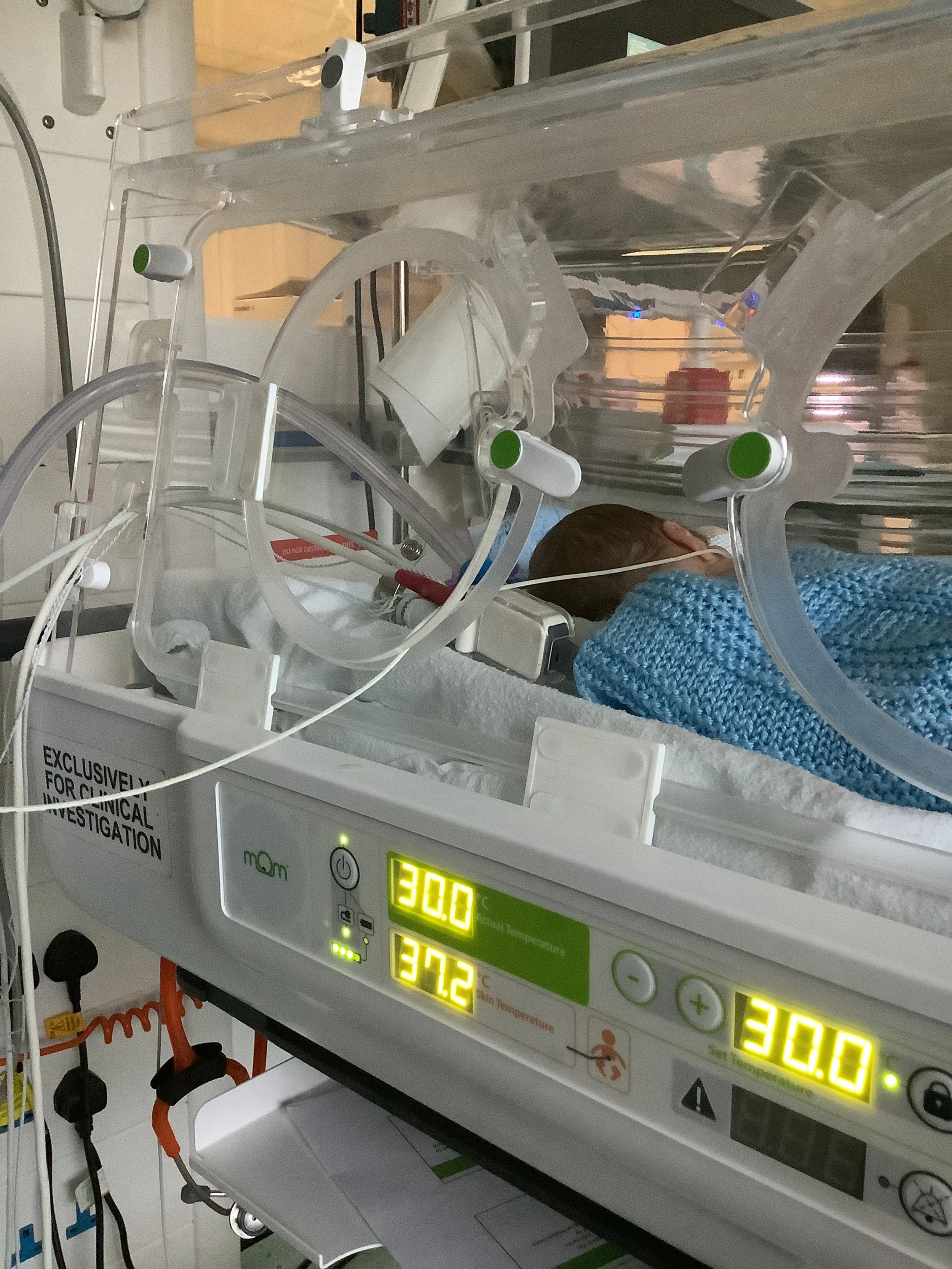 First clinical use PR — mOm Incubators
