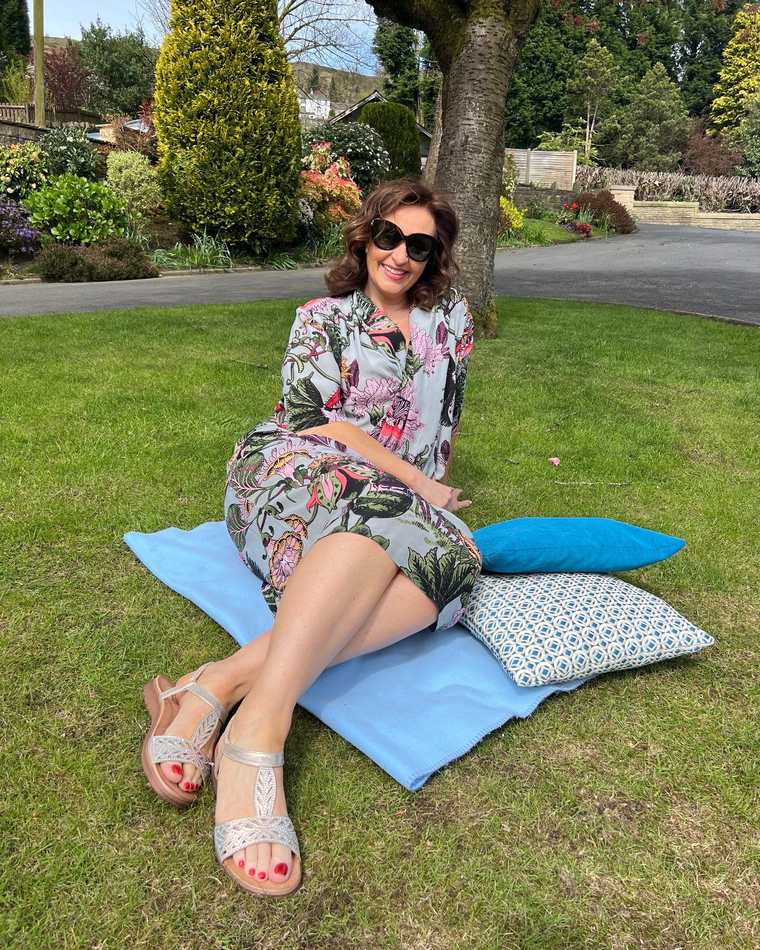 Our new 'BARBADOS' sandals have got us dreaming of summer 💭🌞🏖️ 

These beautiful ladies sandals come adorned with a diamante trim, an elasticated strap for ease of wear and a cushioned insock for added comfort. A truly fabulous summer sandal!👏

L