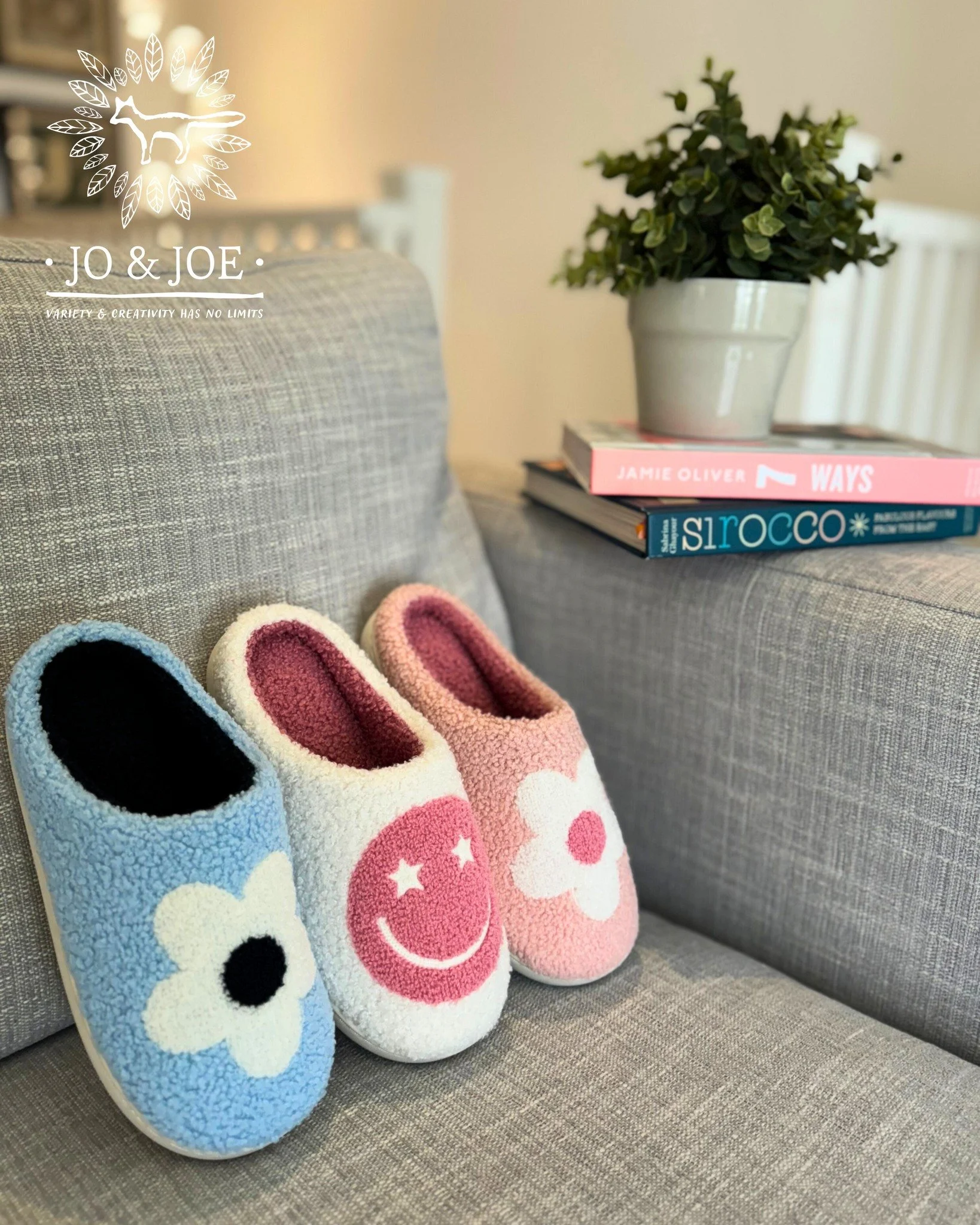 Christmas is coming...

Which style of JO&amp;JOE slippers are you hoping to find under the tree this year?🎁