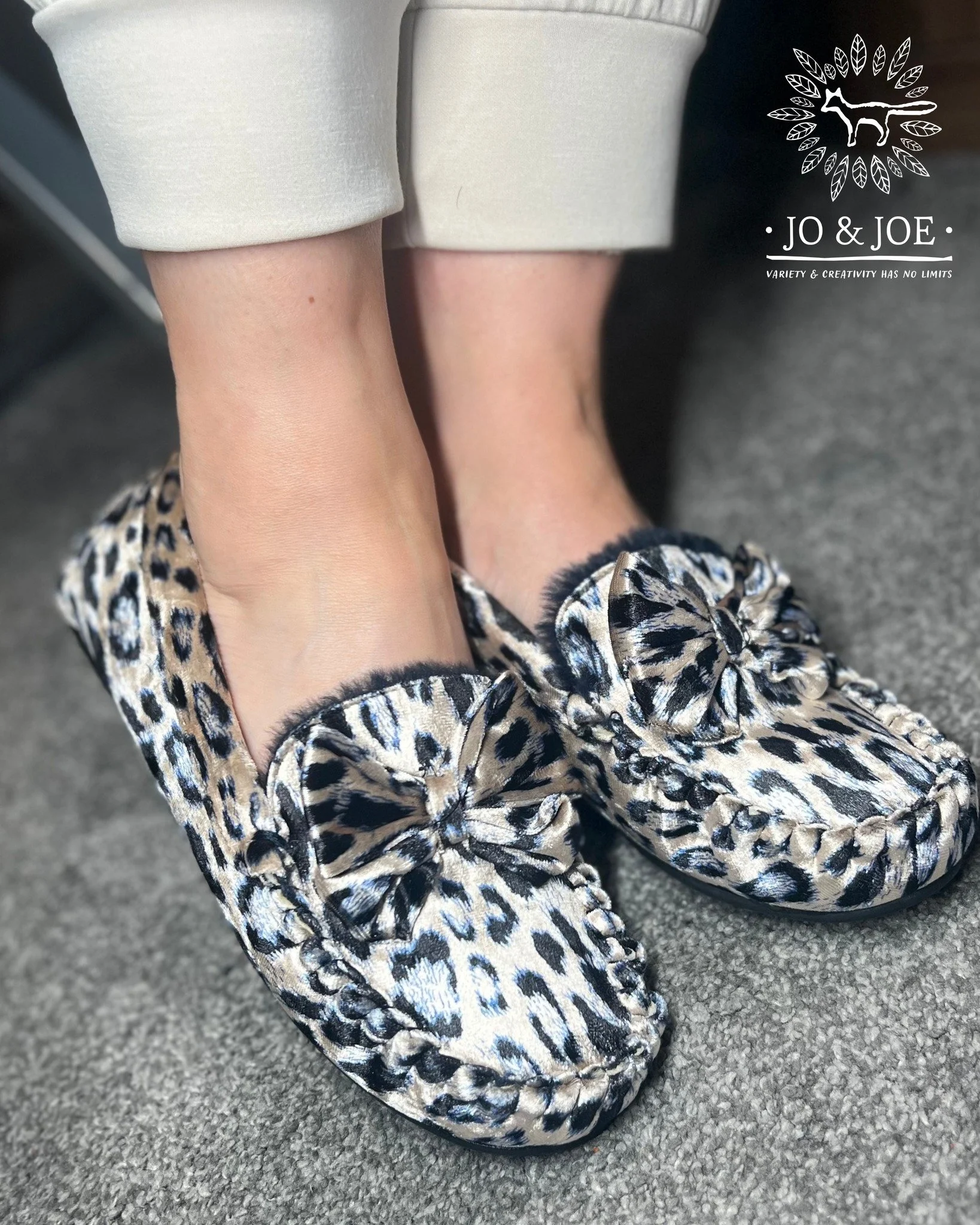 Stepping into comfort, one slipper at a time☁️

Slip your feet into comfort from the moment you step out of bed, with our fabulous Eliza slippers!🥰

Swipe for a closer look👉

Available in two colour ways, check them out on our website now👋https://