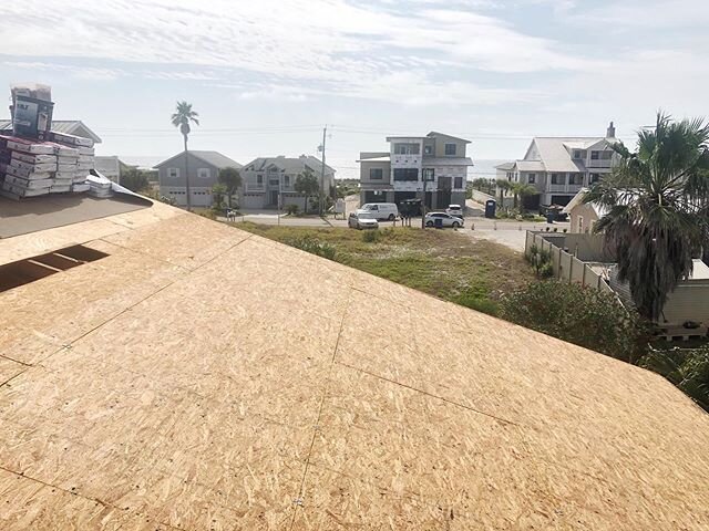 Make sure your home roof is strong &amp; ready for Florida storm season! 💪 Contact the Shorebreak team today for a quote on your roof! 🏠