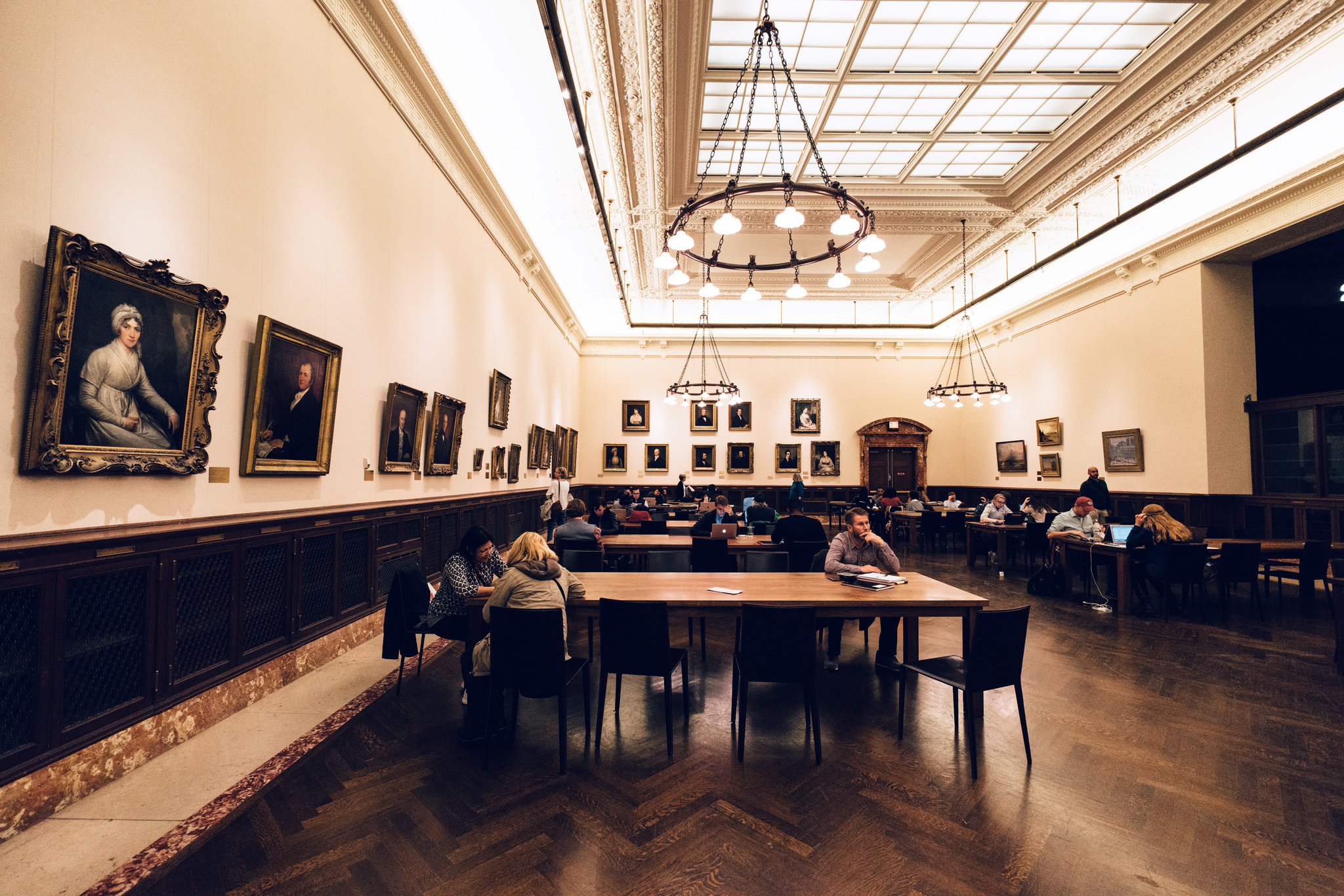 Sony A7Rii + Voigtlander SUPER WIDE-HELIAR 15mm F4.5 III - ISO 3200 1/160 - One of the many interesting room inside the New York Public Library.