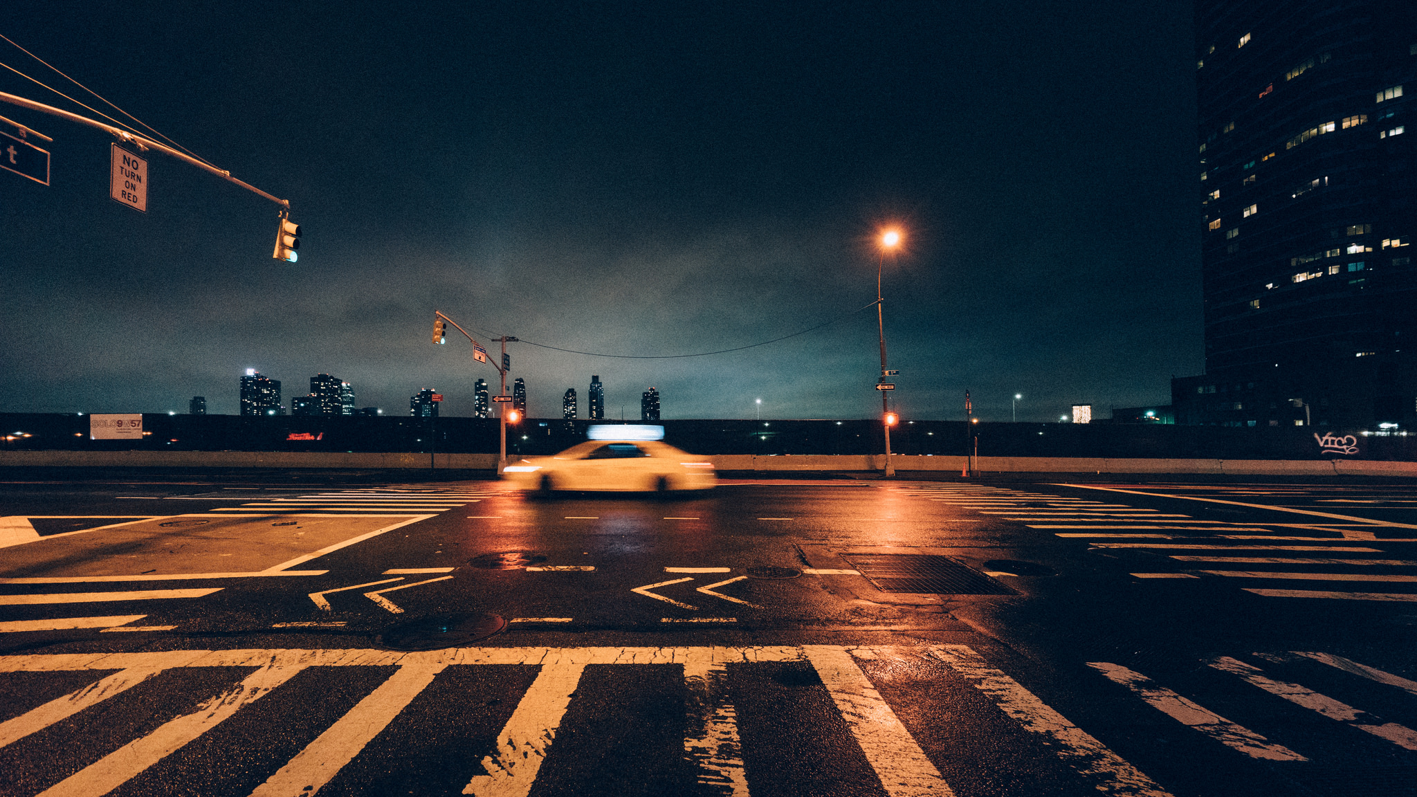 Sony A7Rii + Voigtlander SUPER WIDE-HELIAR 15mm F4.5 III - ISO 8000 1/20 - Here is a perfect example of what you can do with 1/20 of a second and ISO 8000. Sure there is some motion and grain, but I love it!