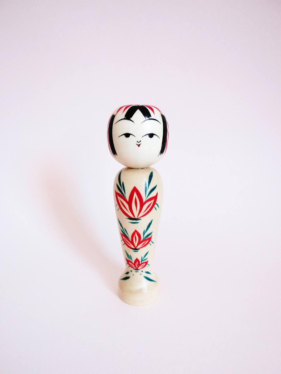 Chubby kokeshi doll by Kanou Hiroshi