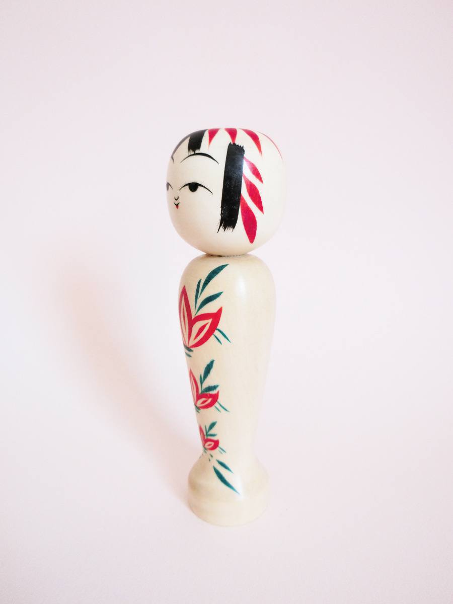 Chubby kokeshi doll by Kanou Hiroshi