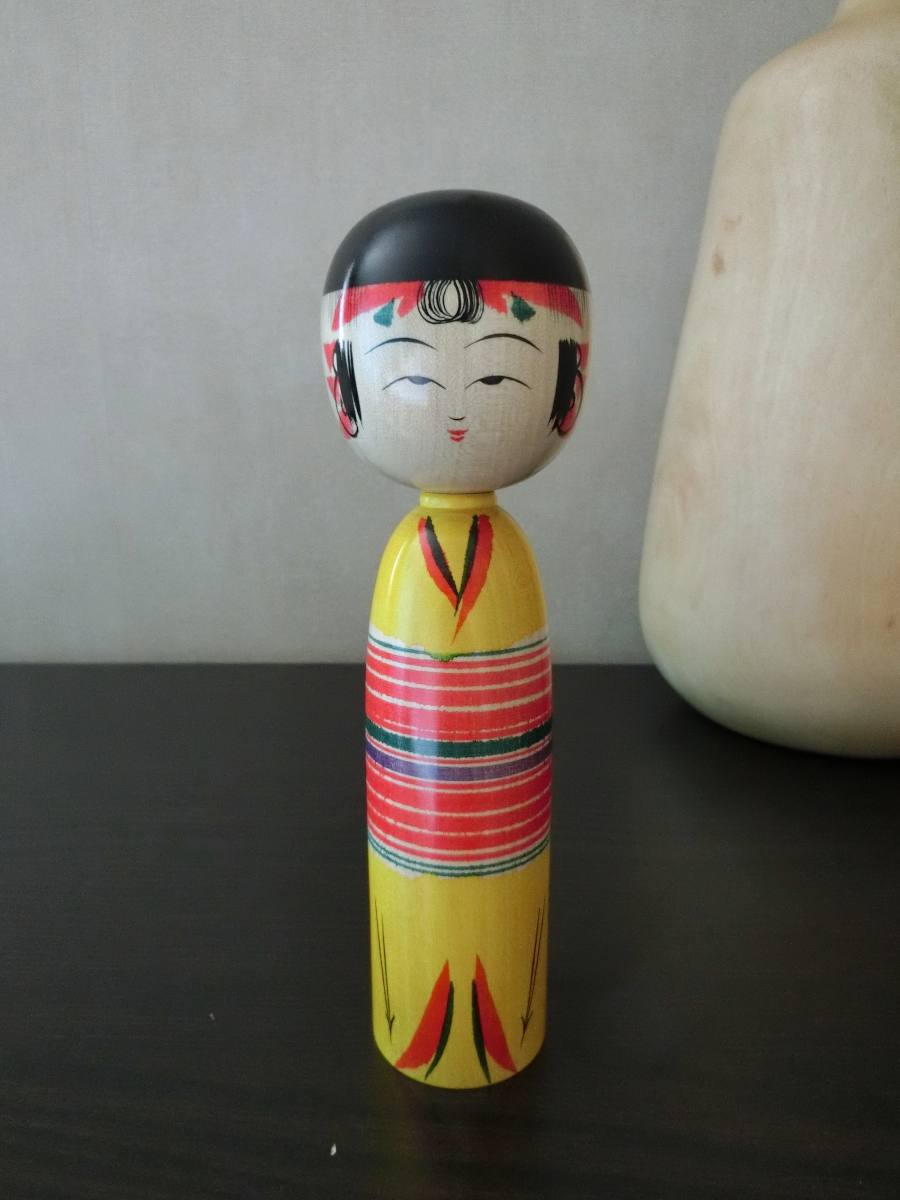 Poupée kokeshi de style Yajiro - chosissez le modèle