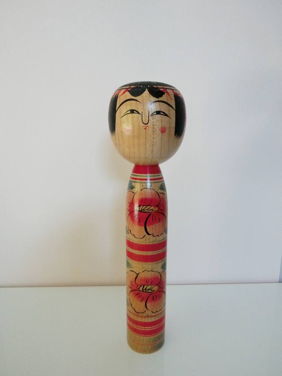 Nakanosawa kokeshi doll by Saito Tokuju