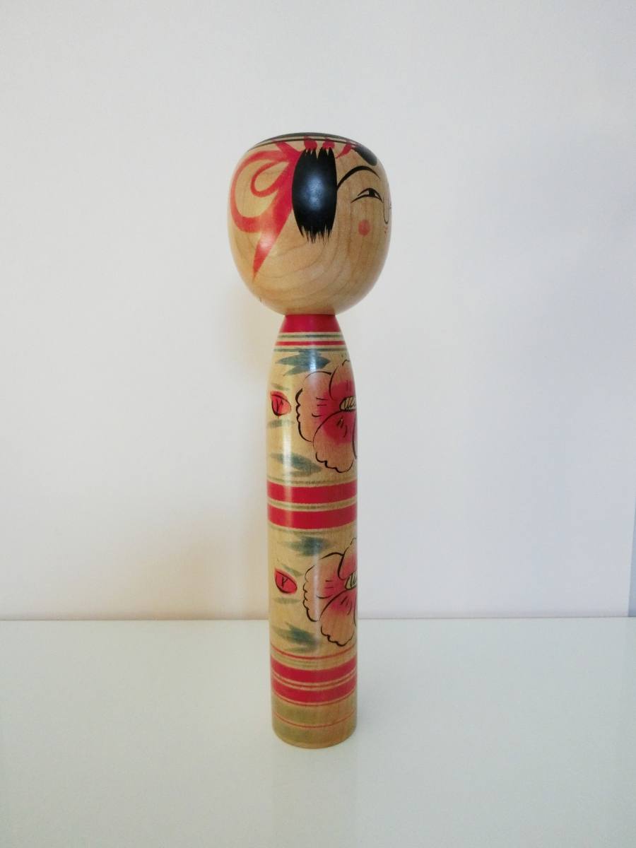 Nakanosawa kokeshi doll by Saito Tokuju