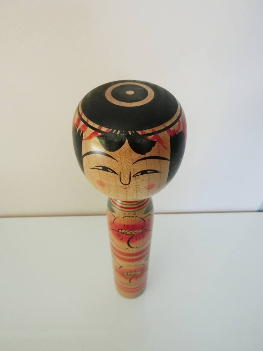 Nakanosawa kokeshi doll by Saito Tokuju