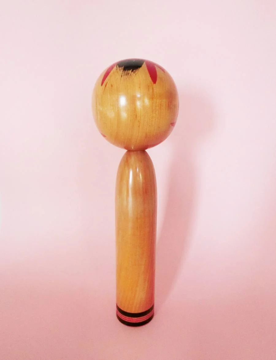 Transitional kokeshi doll by Hamatsu Chiyoko