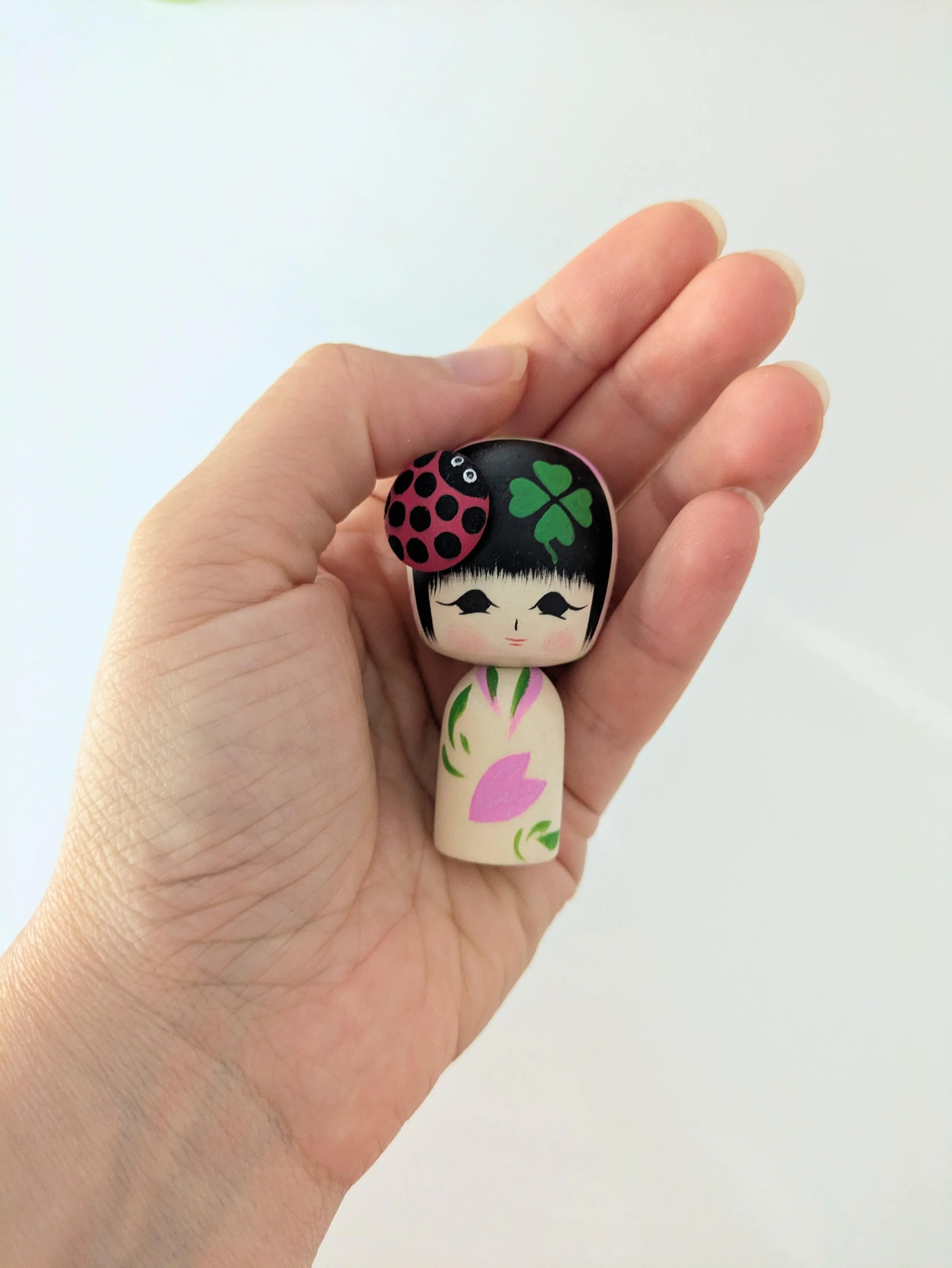 Petite kokeshi porte-bonheur par Wagatsuma Noboru
