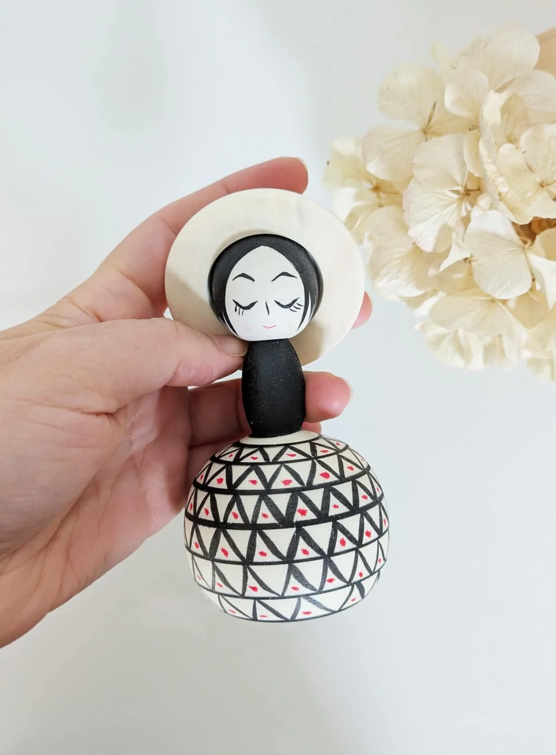 Kokeshi à motif géométrique - Wagatsuma Tsukasa