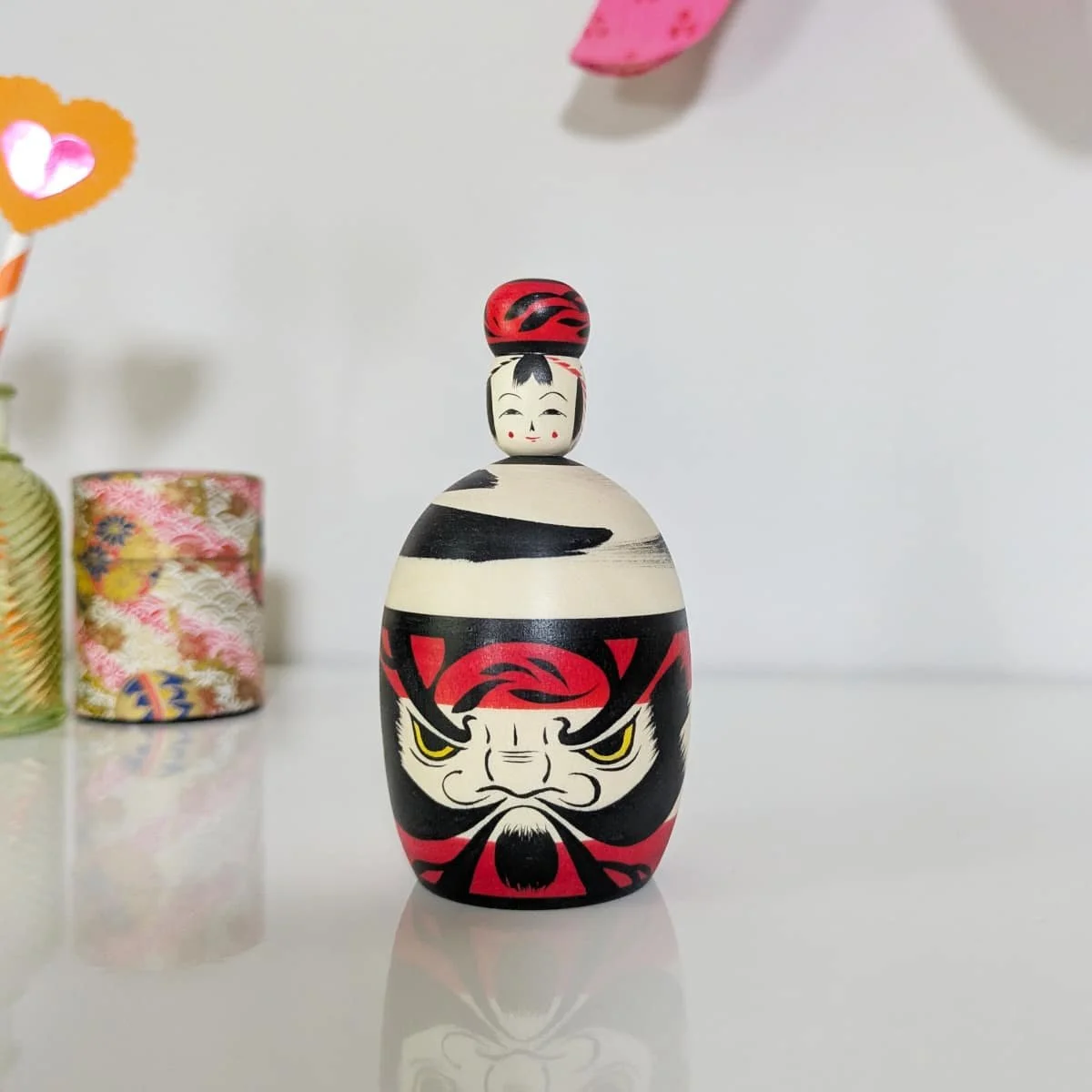 Ejiko au daruma, par Wagatsuma Noboru