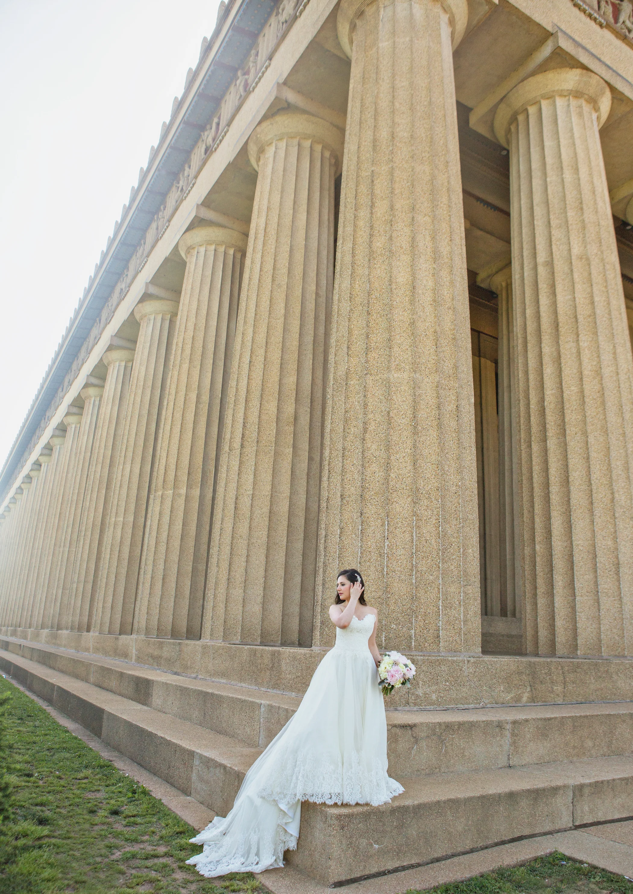 fetenashville.com | Weddings at The Omni | Joy Marie Photography | Fête Nashville | Luxury Wedding Planner | best Jewish wedding planner | The Parthenon | silver and gold wedding | nashville wedding planner | celebrity wedding planner