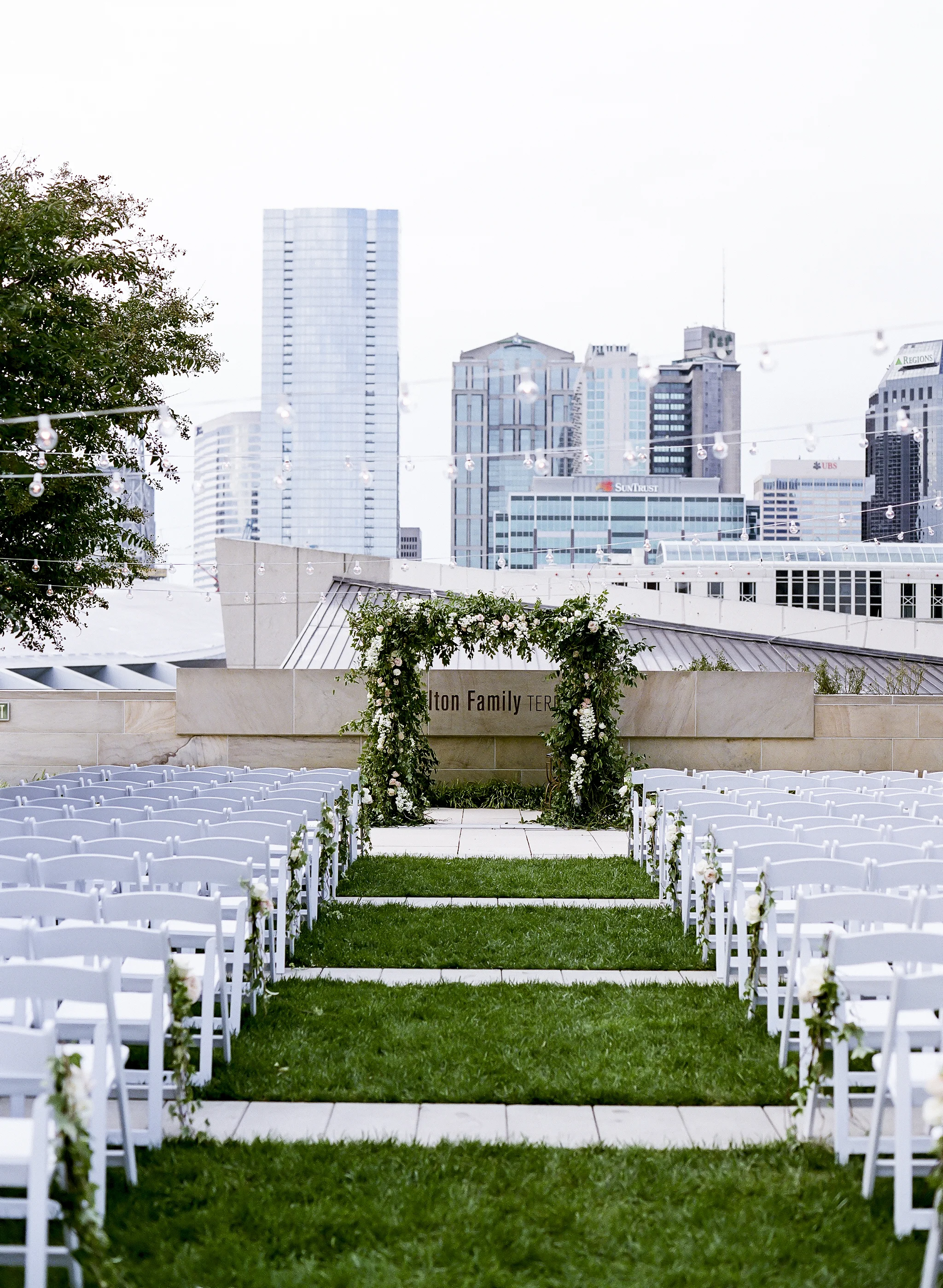 fetenashville.com | luxury nashville wedding planner | country music hall of fame wedding | Brooke Boling | Fete Nashville Event Design | best wedding planner nashville | plan my wedding | Carlton Terrace rooftop wedding | downtown Nashville wedding