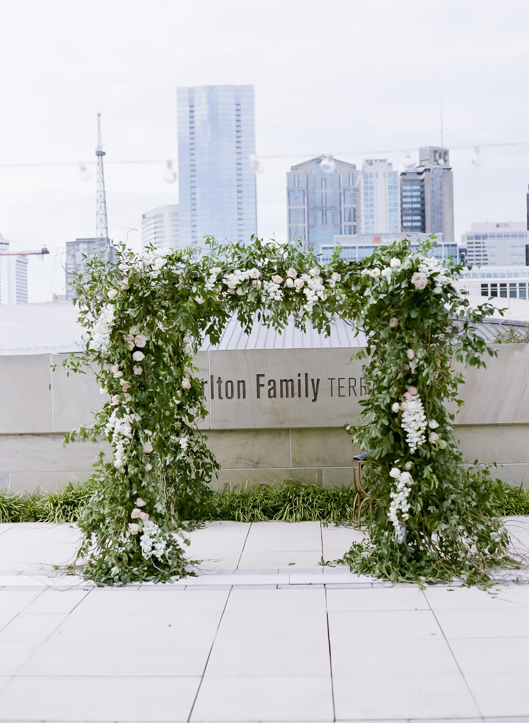 fetenashville.com | luxury nashville wedding planner | country music hall of fame wedding | Brooke Boling | Fete Nashville Event Design | best wedding planner nashville | plan my wedding | garden chuppah | downtown Nashville wedding | Carlton Terrace rooftop ceremony | Jewish wedding