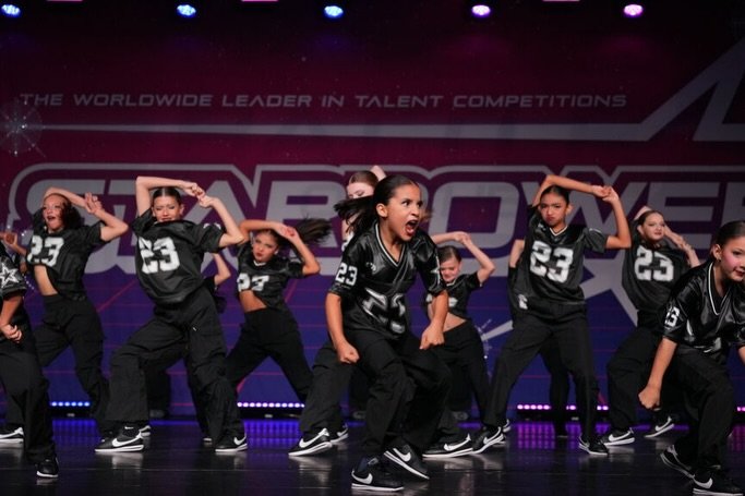 Who&rsquo;s ready to watch these dancers compete in the BATTLE OF THE STARS?!🌟😍 We can&rsquo;t wait to see Shake It, Scheibe, &amp; Already Gone hit the stage for the final time🪩 LET&rsquo;S GO DIAMOND!