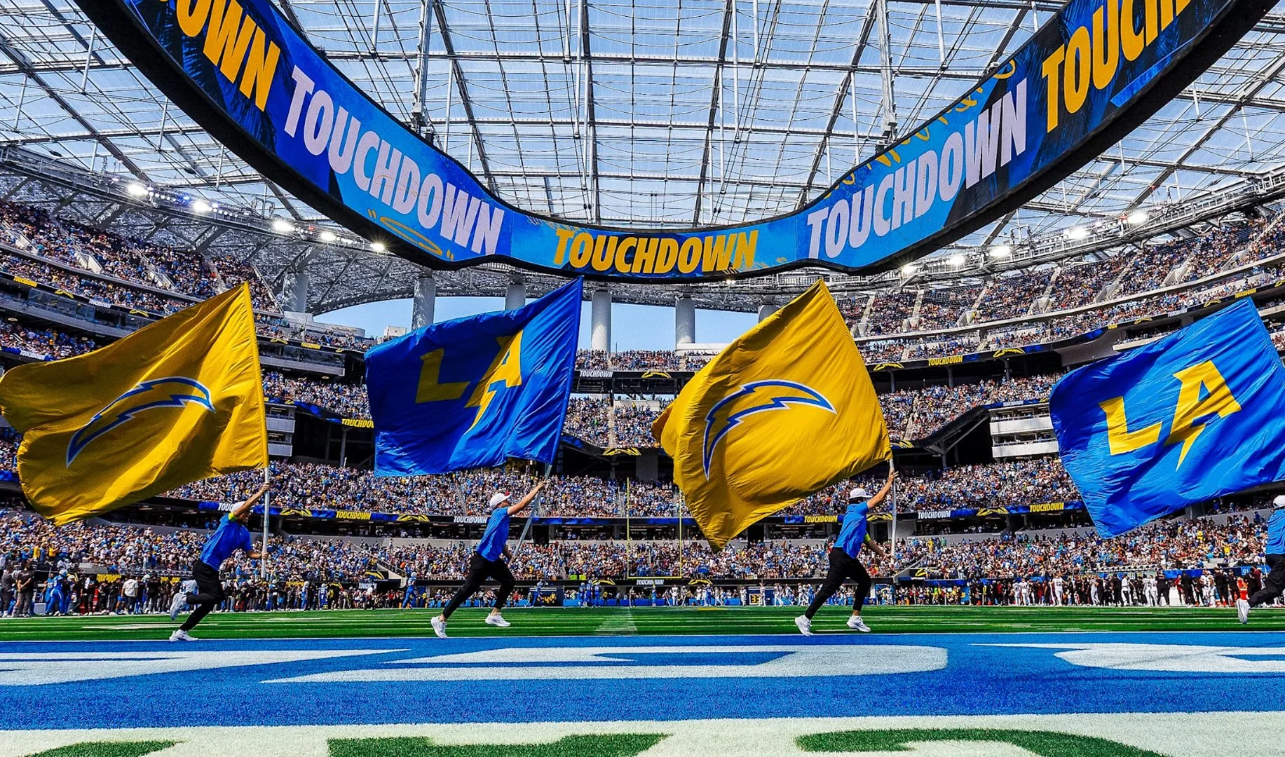 chargers_flags.jpg