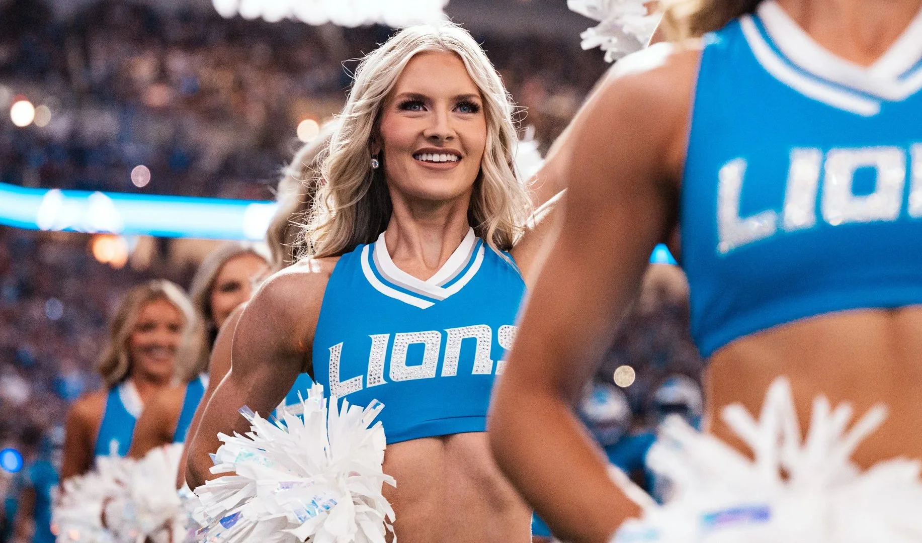 lions_cheerleaders.jpg