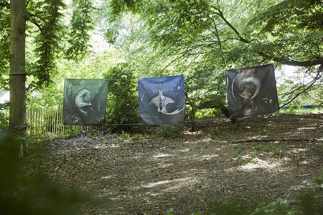 Sara Krøgholt Trier, looking closely with their eyes like prisms, 2019Foto: Dennis Morton