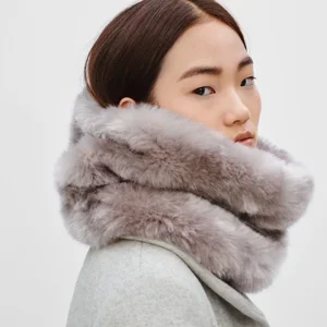 aritzia+cowl+scarf.jpg
