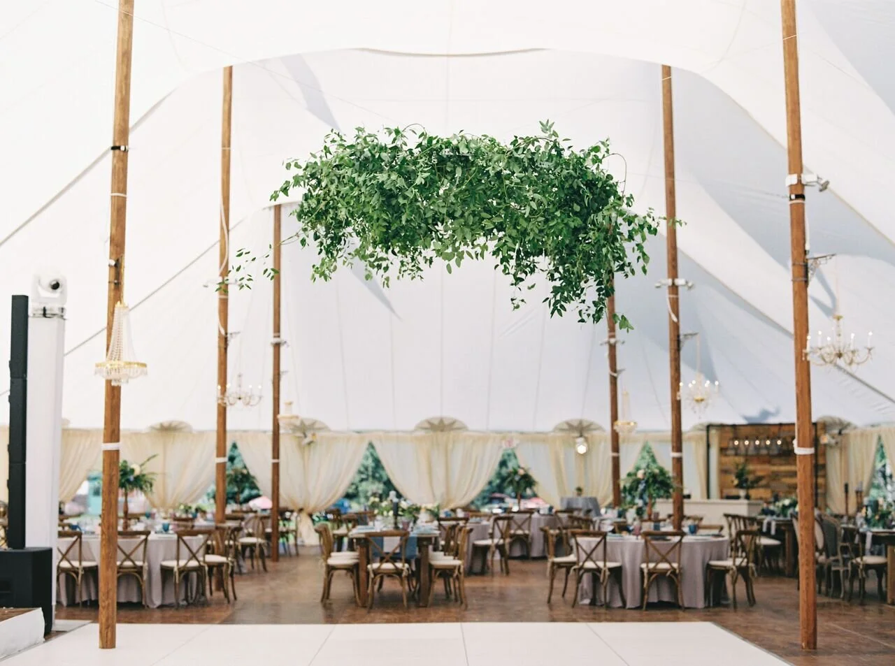 Chandelier with Bracket.jpg