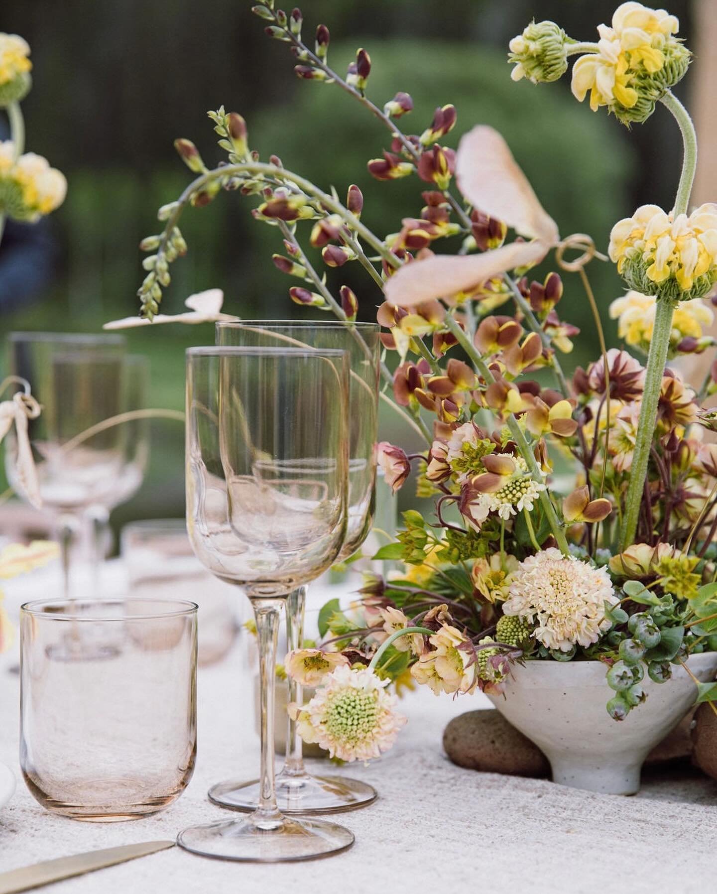HELLO SPRING.

Spring has sprung from every angle&mdash;yellow floral accents and tablescapes blooming in a meadow, where the views alone are worth pausing to admire. Add some gold accents and cozy lounging areas, and you&rsquo;ve crafted an event ev