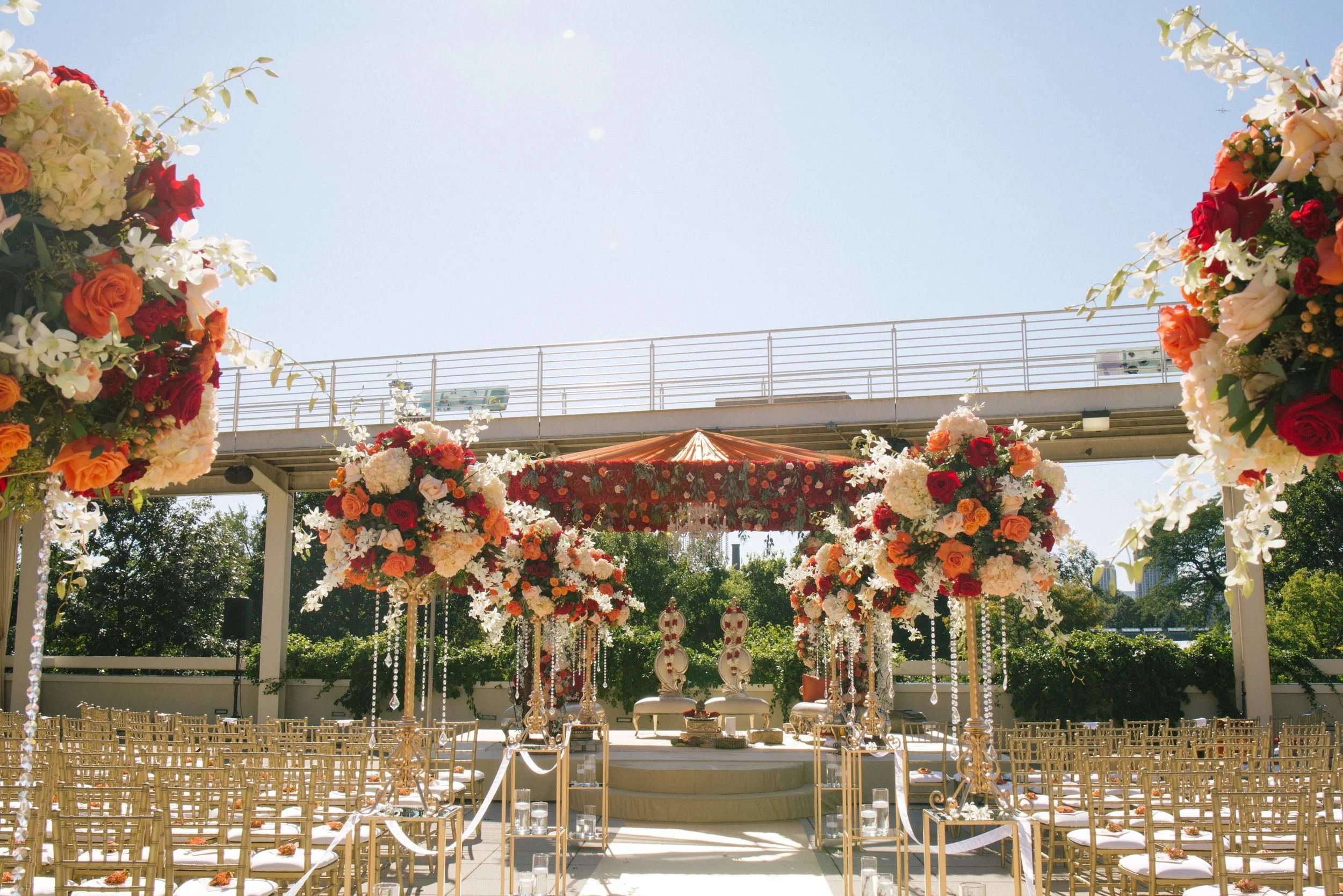 LeCapeWeddings_Yanni-Design-Studio_Peggy-Notebaert-Nature-Museum_00005.jpg