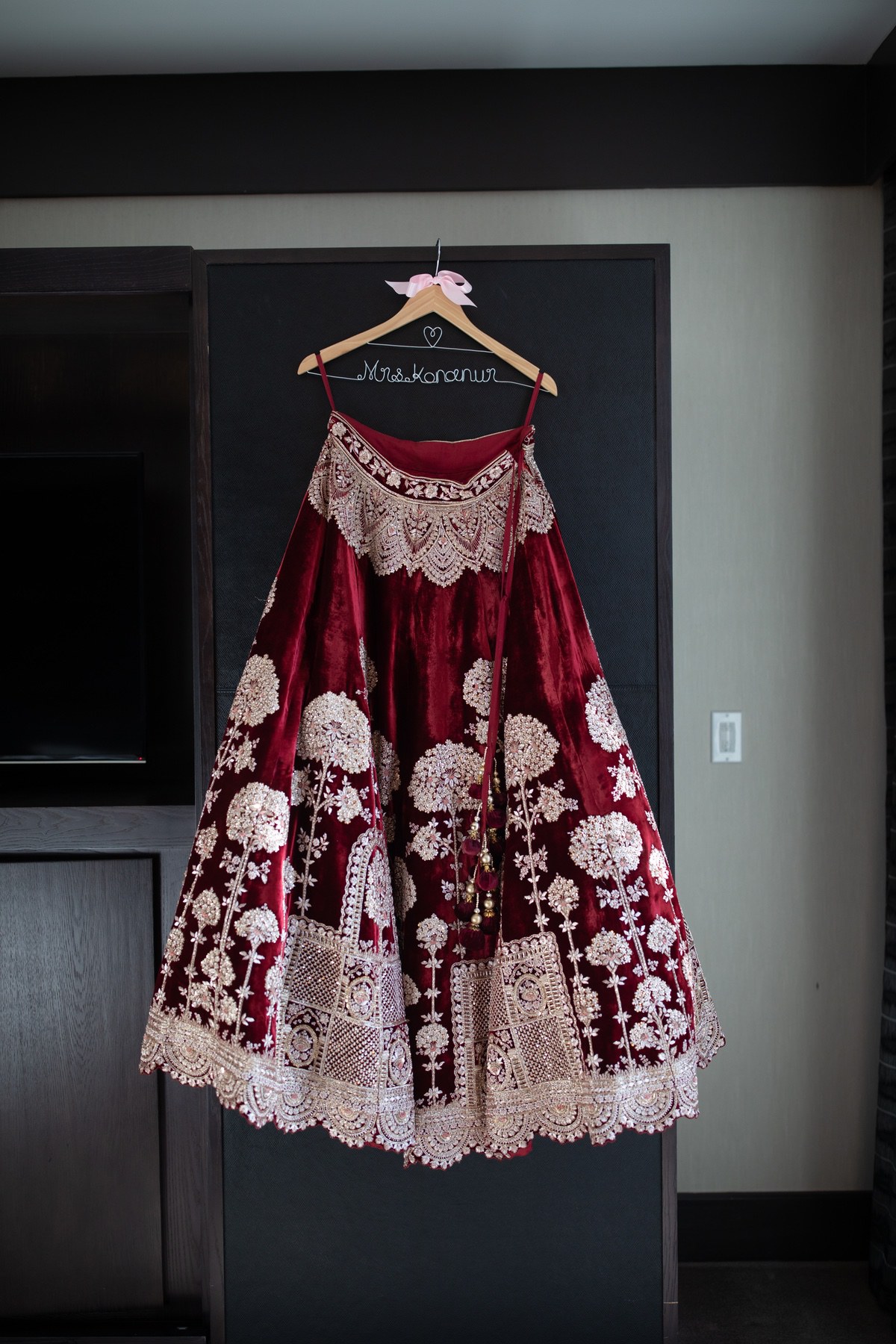 Le_Cape_Weddings_-_Serena_and_Kylash_-_Chicago_South_Asian_Wedding_-_Bride_Getting_Ready-5.jpg