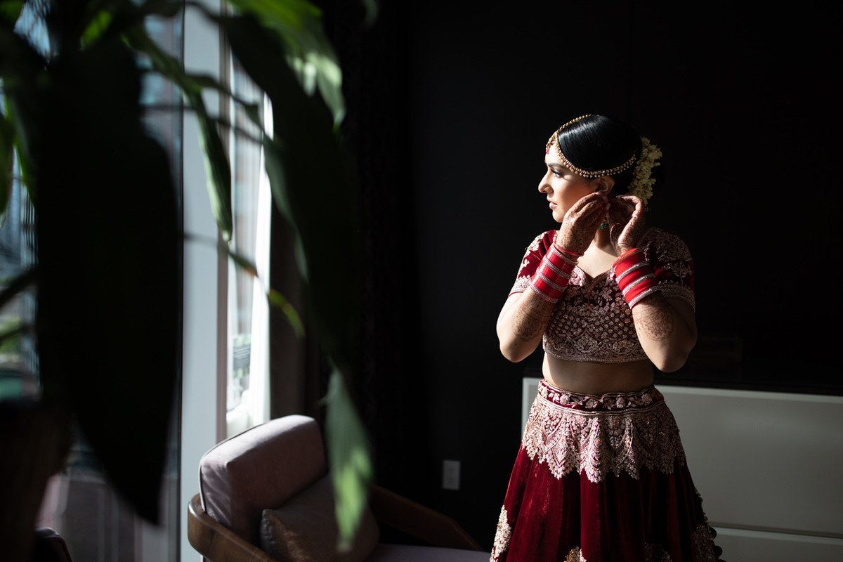 Le_Cape_Weddings_-_Serena_and_Kylash_-_Chicago_South_Asian_Wedding_-_Bride_Getting_Ready-31.jpg
