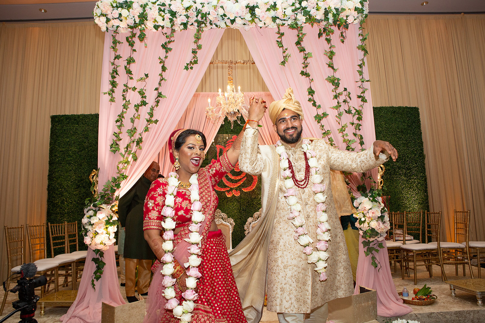 Le_Cape_Weddings_-_South_Asian_Wedding_-_Sindhura_and_Sean_-_Ceremony_-157.jpg
