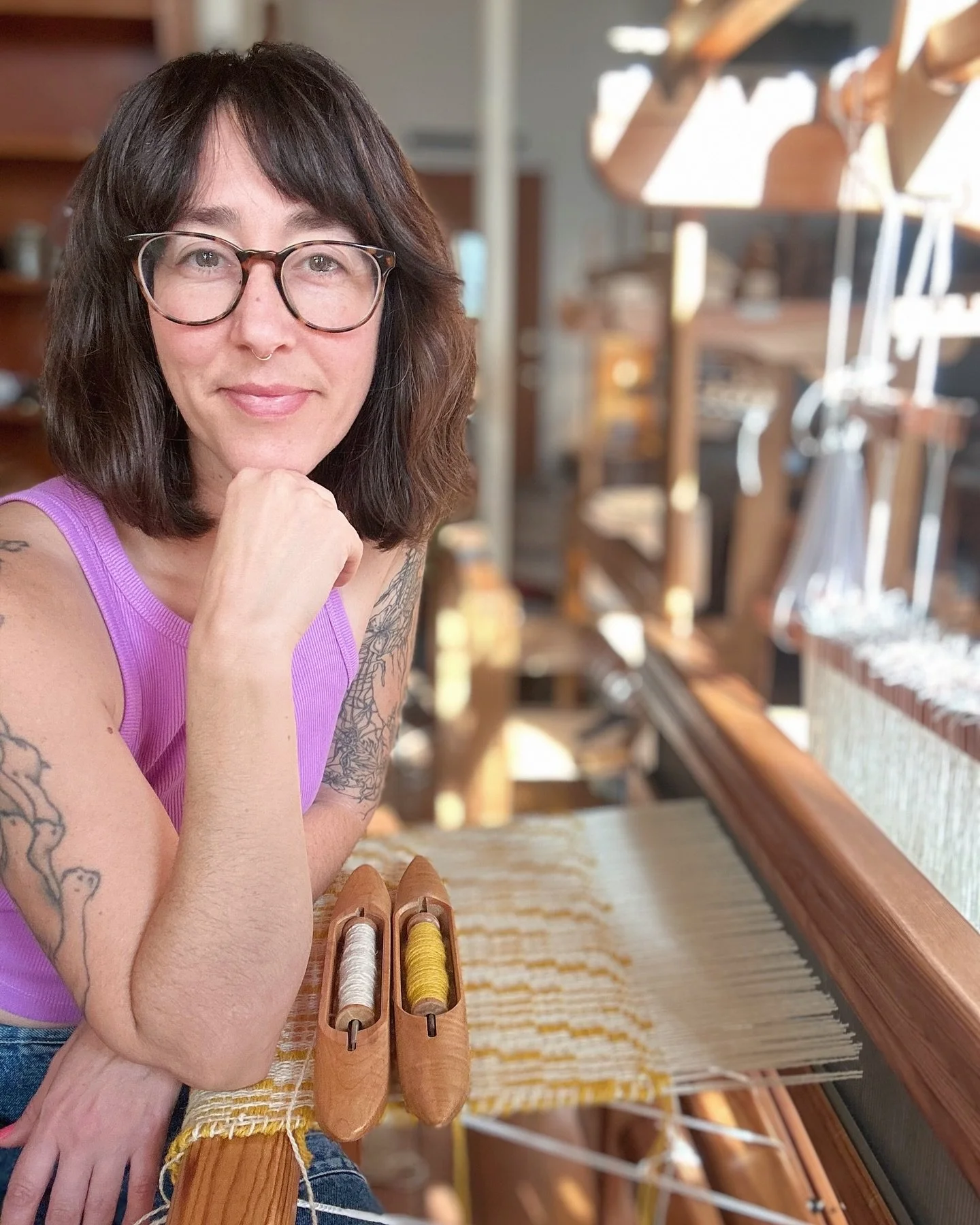 Happy New Moon in Scorpio, Happy Samhain, Halloween, and this turning of the season! ✨🌑✨

Yesterday was the first time in a long time that I came to the western mass studio and wove all day. And..well into the late late night too. I slept on the flo