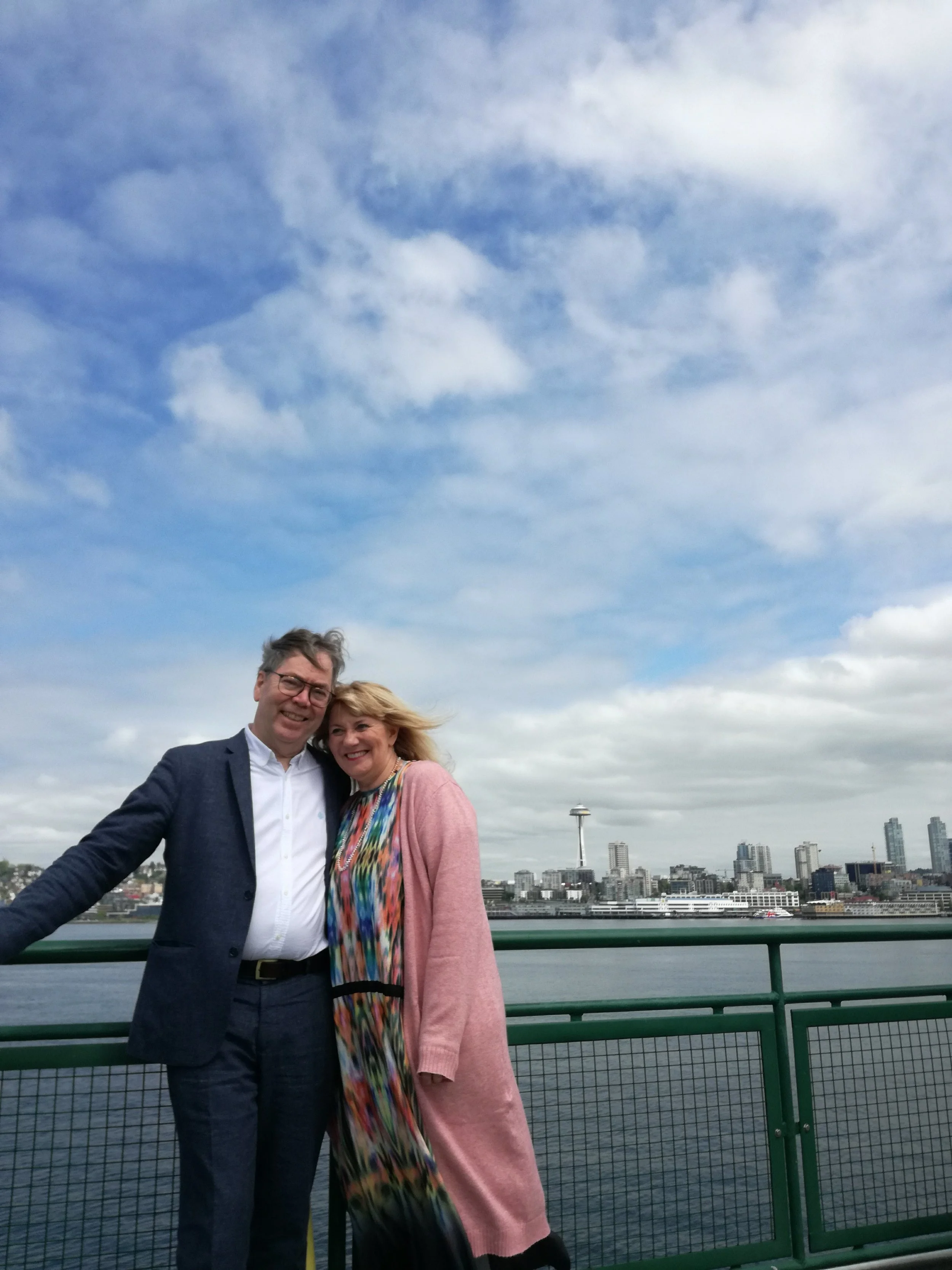CONDUCTOR HÖRÐUR ÁSKELSSON AND HIS WIFE INGA RÓS INGÓLFSDÓTTIR, CEO IN THE "FRIENDS OF THE ARTS SOCIETY IN HALLGRIMSKIRKJA
