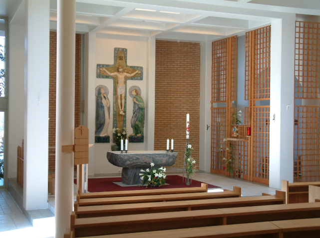I dette kirkerommet holdt vi vår tradisjonsrike matinékonsert. Fullsatt kirke!