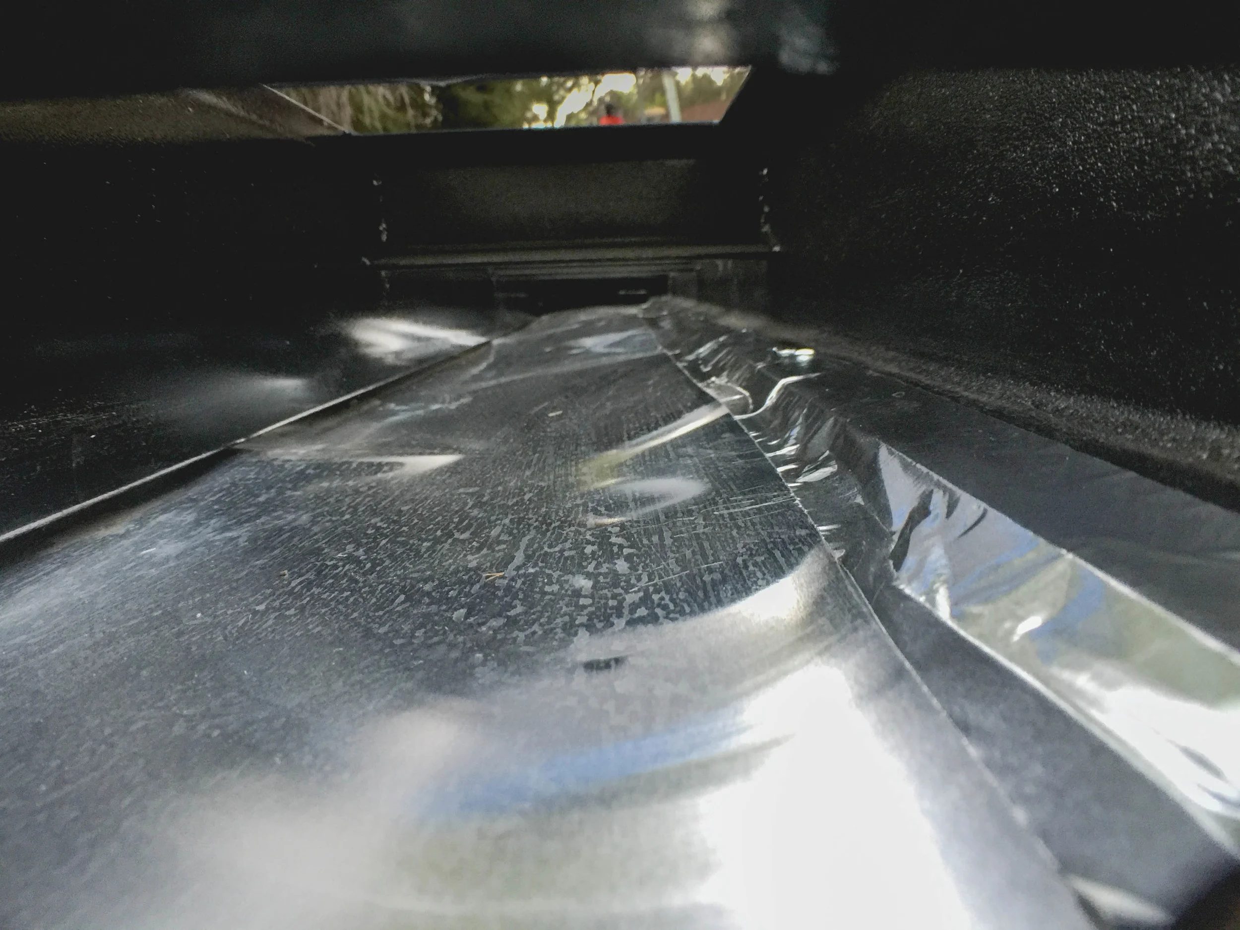 Here's a closer look at the edge of the trailer. This is all filled with insulation now.