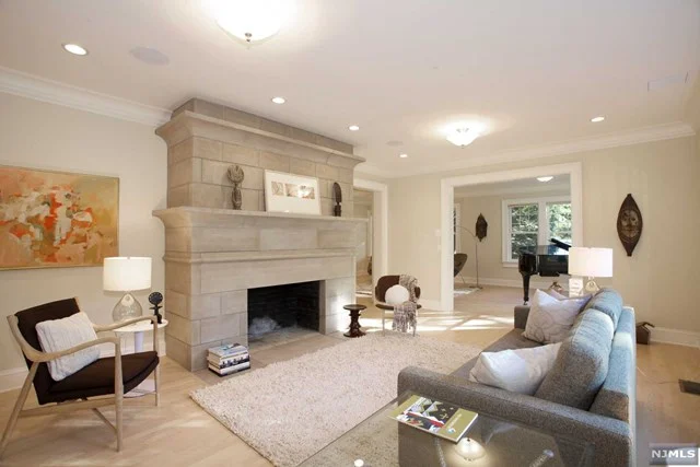 201 Midland Ave LR.jpg