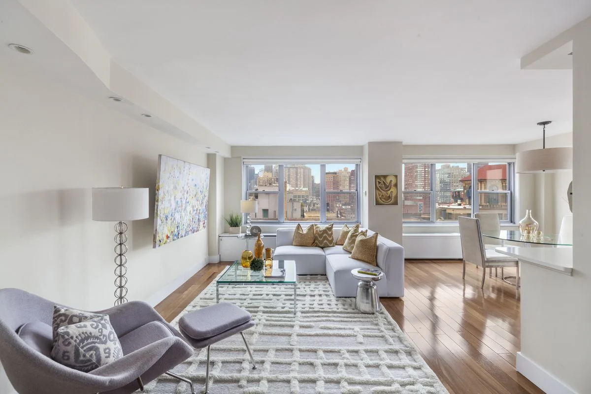 15 W72nd LR1.jpg