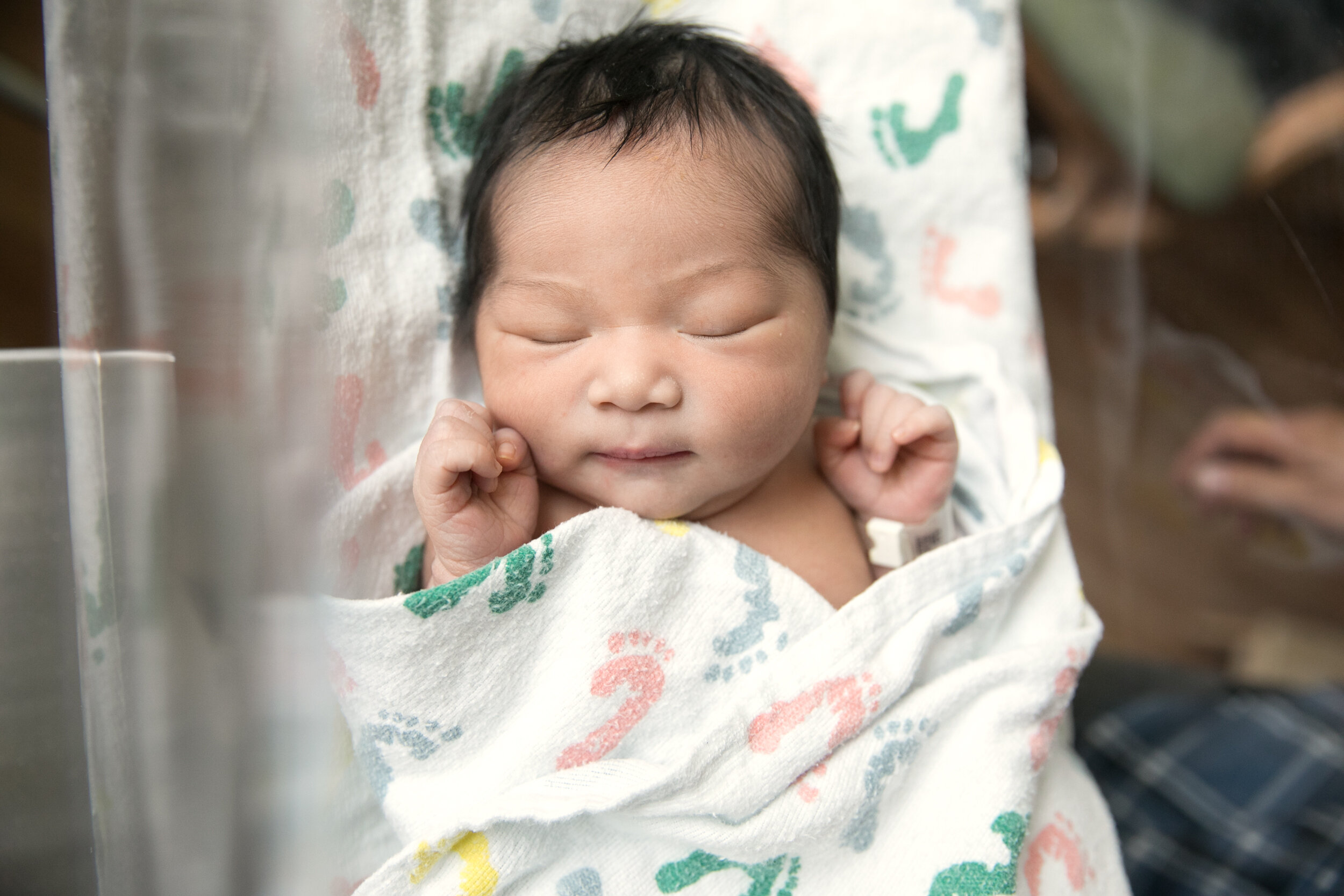 best Fresh48 hospital baby newborn photgrapher portland beaverton oregon kaiser sunnyside westside-8.jpg