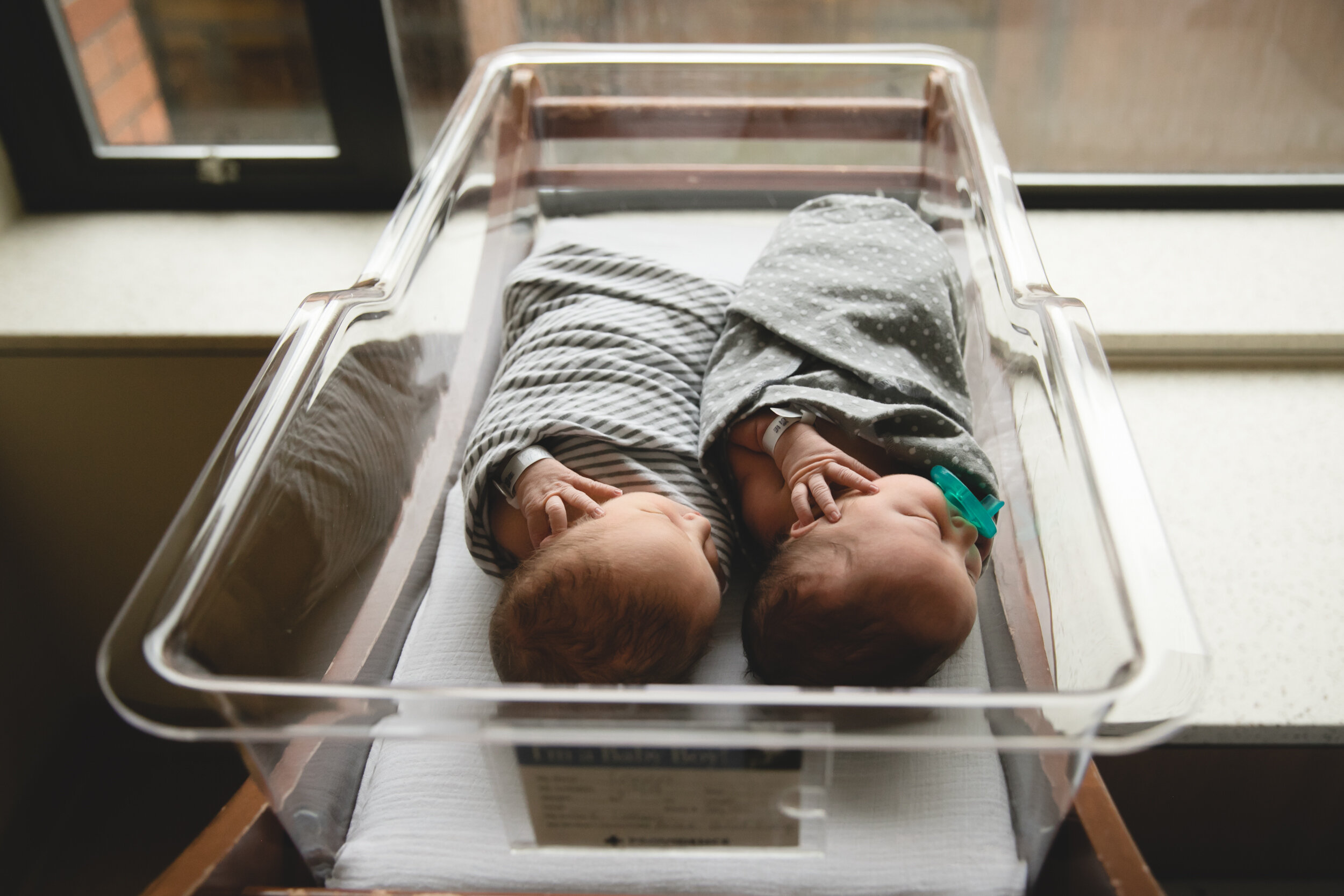 best Fresh48 hospital baby newborn photgrapher portland beaverton oregon providence-2.jpg