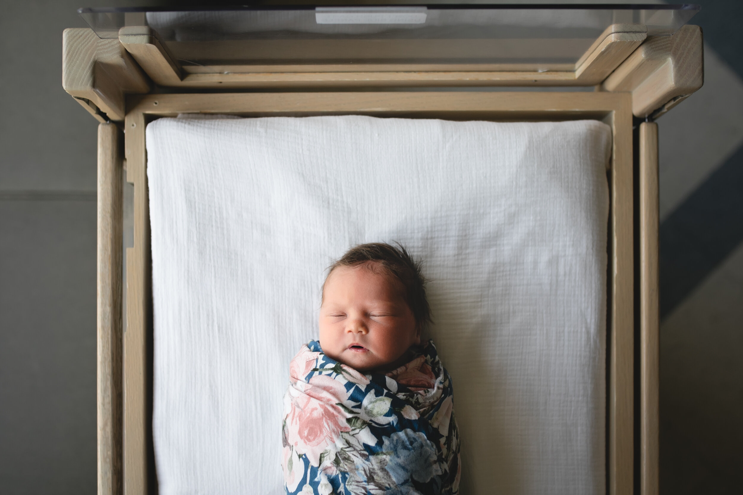 best Fresh48 hospital baby newborn photgrapher portland beaverton oregon st. vincents-10.jpg